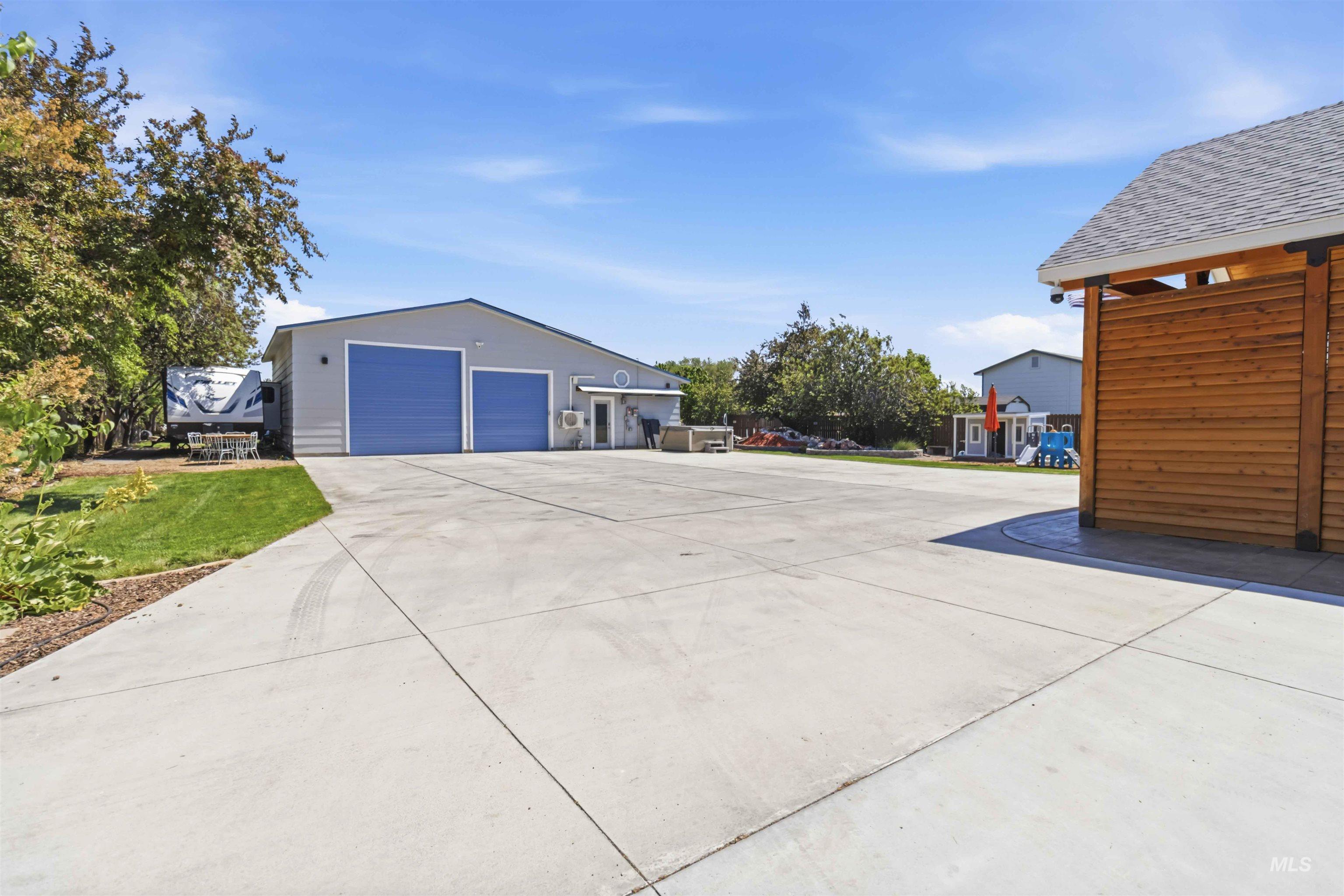 2926 Sunset Strip, Mountain Home, Idaho 83647, 3 Bedrooms, 2 Bathrooms, Residential For Sale, Price $618,900, 98986600
