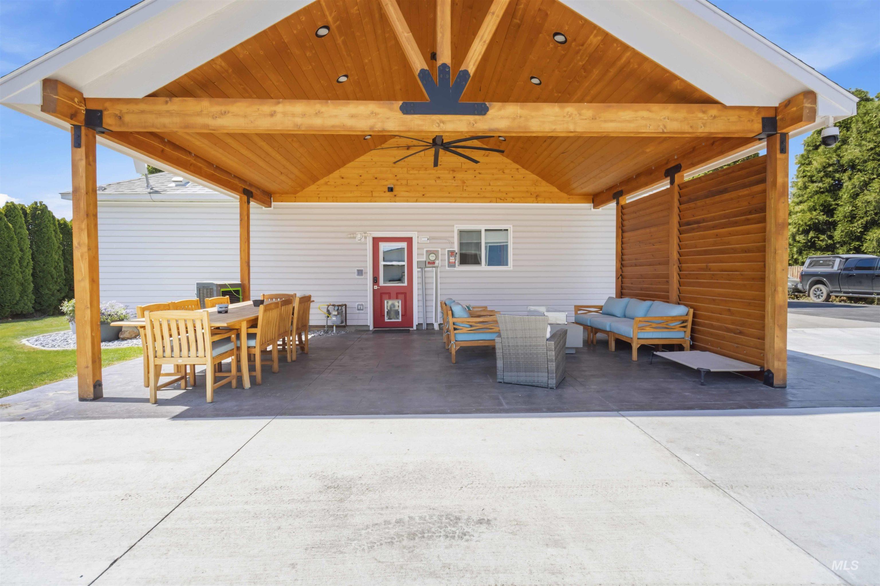 2926 Sunset Strip, Mountain Home, Idaho 83647, 3 Bedrooms, 2 Bathrooms, Residential For Sale, Price $618,900, 98986600