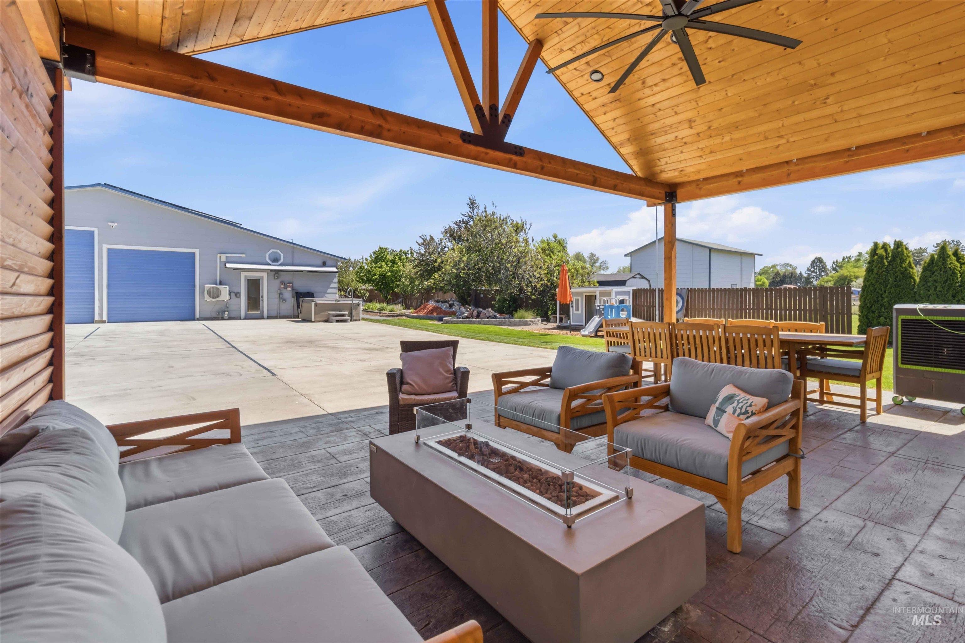 2926 Sunset Strip, Mountain Home, Idaho 83647, 3 Bedrooms, 2 Bathrooms, Residential For Sale, Price $618,900, 98986600