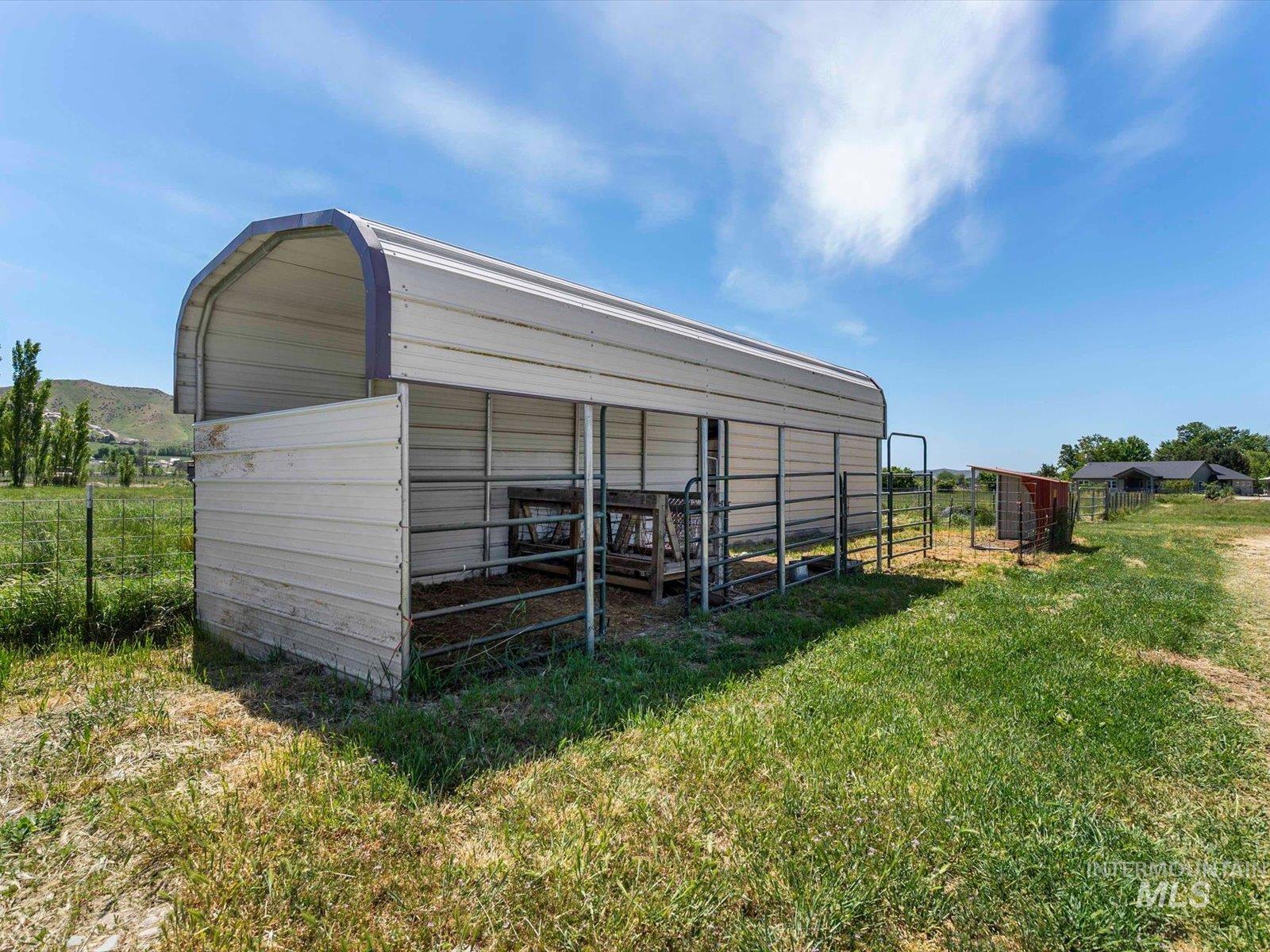 999 E. Sales Yard Rd, Emmett, Idaho 83617, 3 Bedrooms, 2 Bathrooms, Residential For Sale, Price $879,500, 98986602