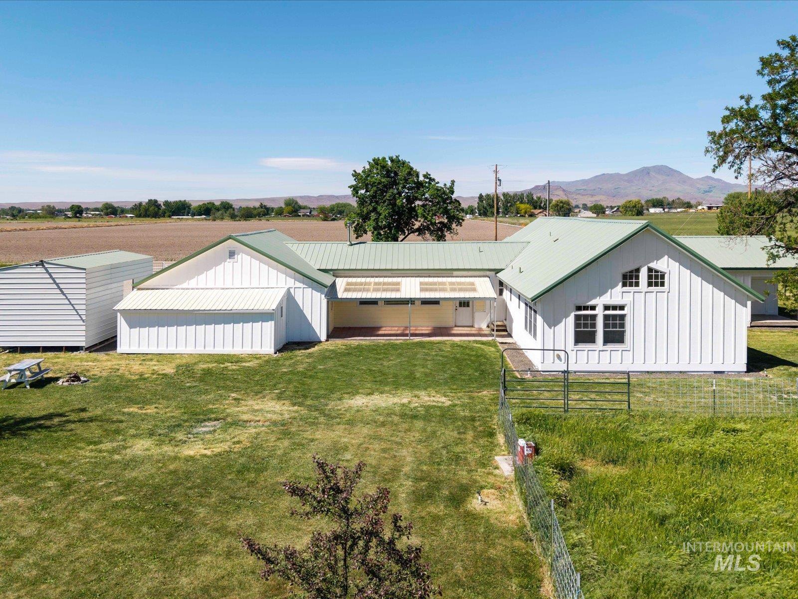 999 E. Sales Yard Rd, Emmett, Idaho 83617, 3 Bedrooms, 2 Bathrooms, Residential For Sale, Price $879,500, 98986602