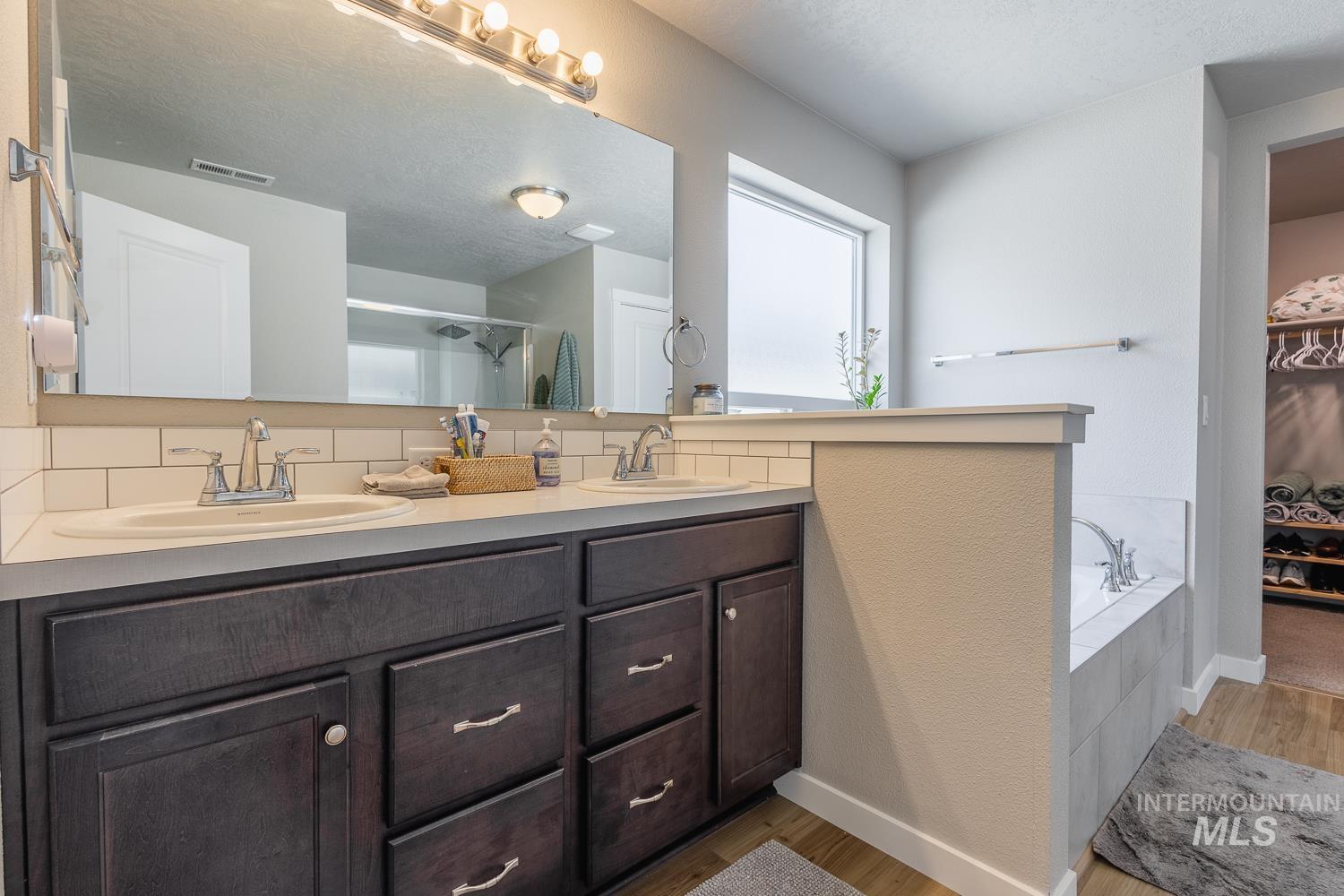 12623 Shadow Peak St., Caldwell, Idaho 83607, 4 Bedrooms, 2 Bathrooms, Residential For Sale, Price $422,000, 98986604