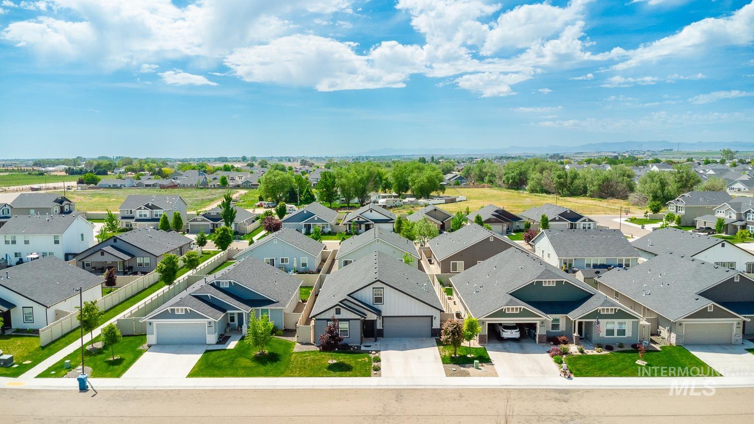 12623 Shadow Peak St., Caldwell, Idaho 83607, 4 Bedrooms, 2 Bathrooms, Residential For Sale, Price $422,000, 98986604