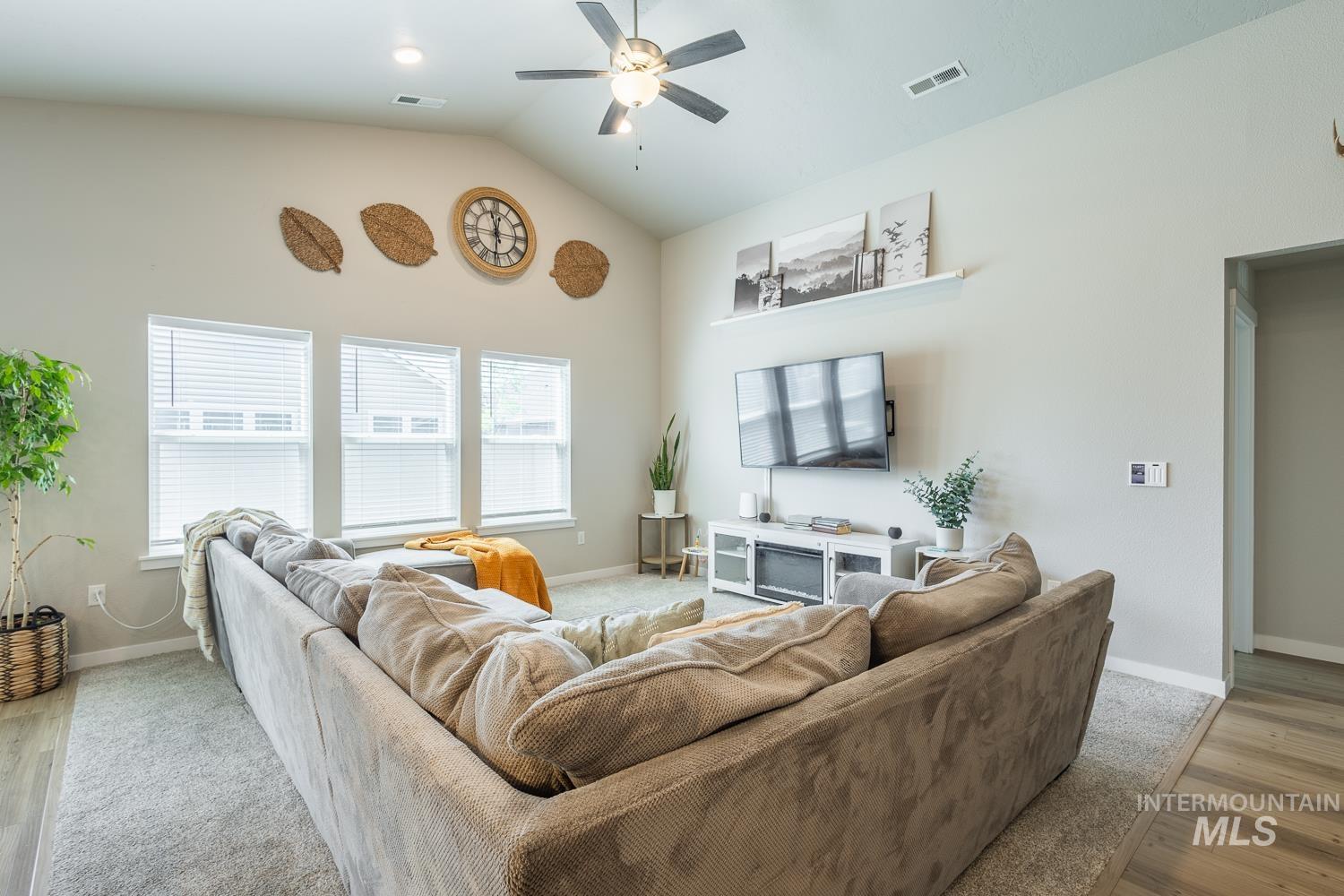 12623 Shadow Peak St., Caldwell, Idaho 83607, 4 Bedrooms, 2 Bathrooms, Residential For Sale, Price $422,000, 98986604
