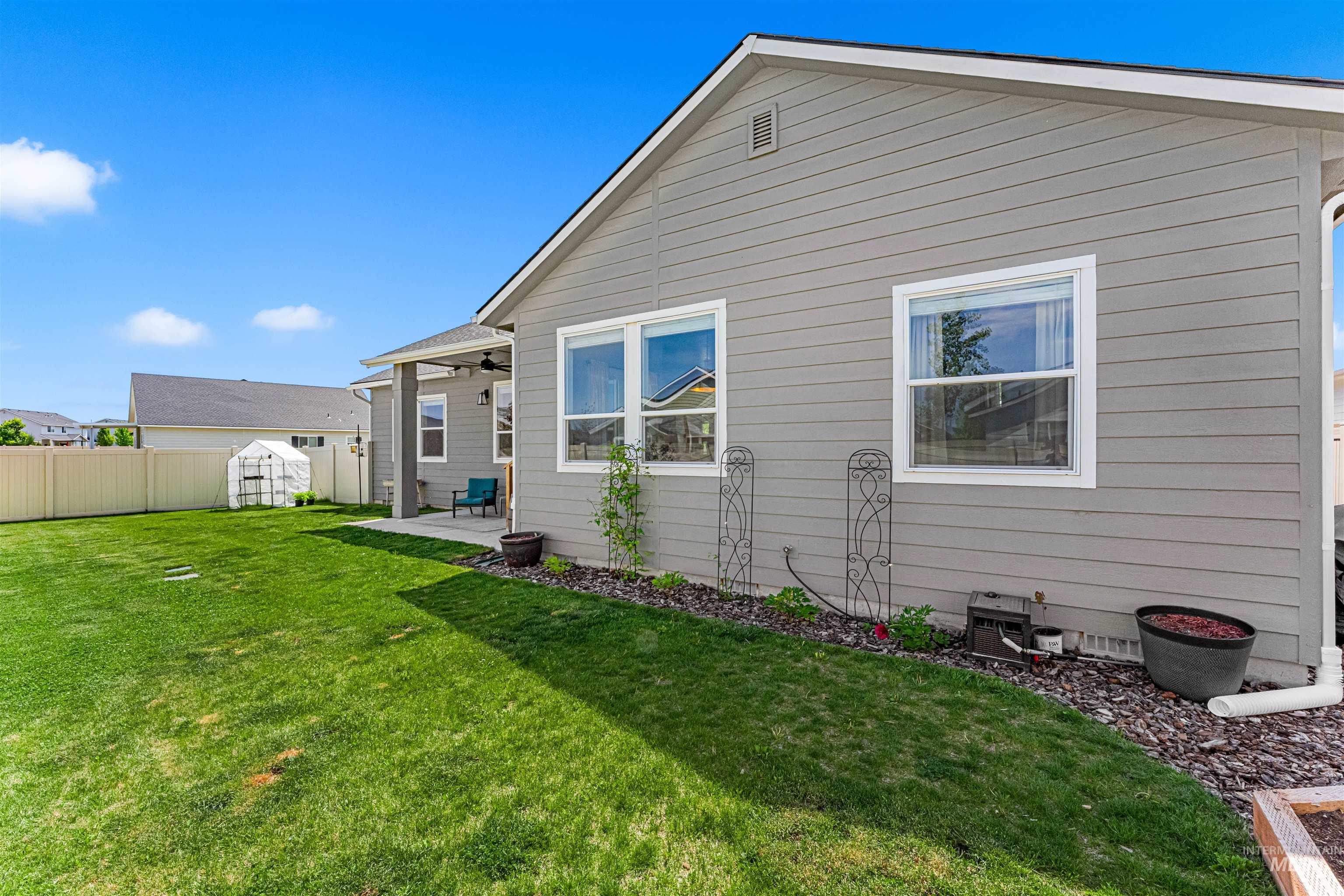 6738 S Memory Way, Meridian, Idaho 83642, 4 Bedrooms, 2 Bathrooms, Residential For Sale, Price $478,900, 98986605
