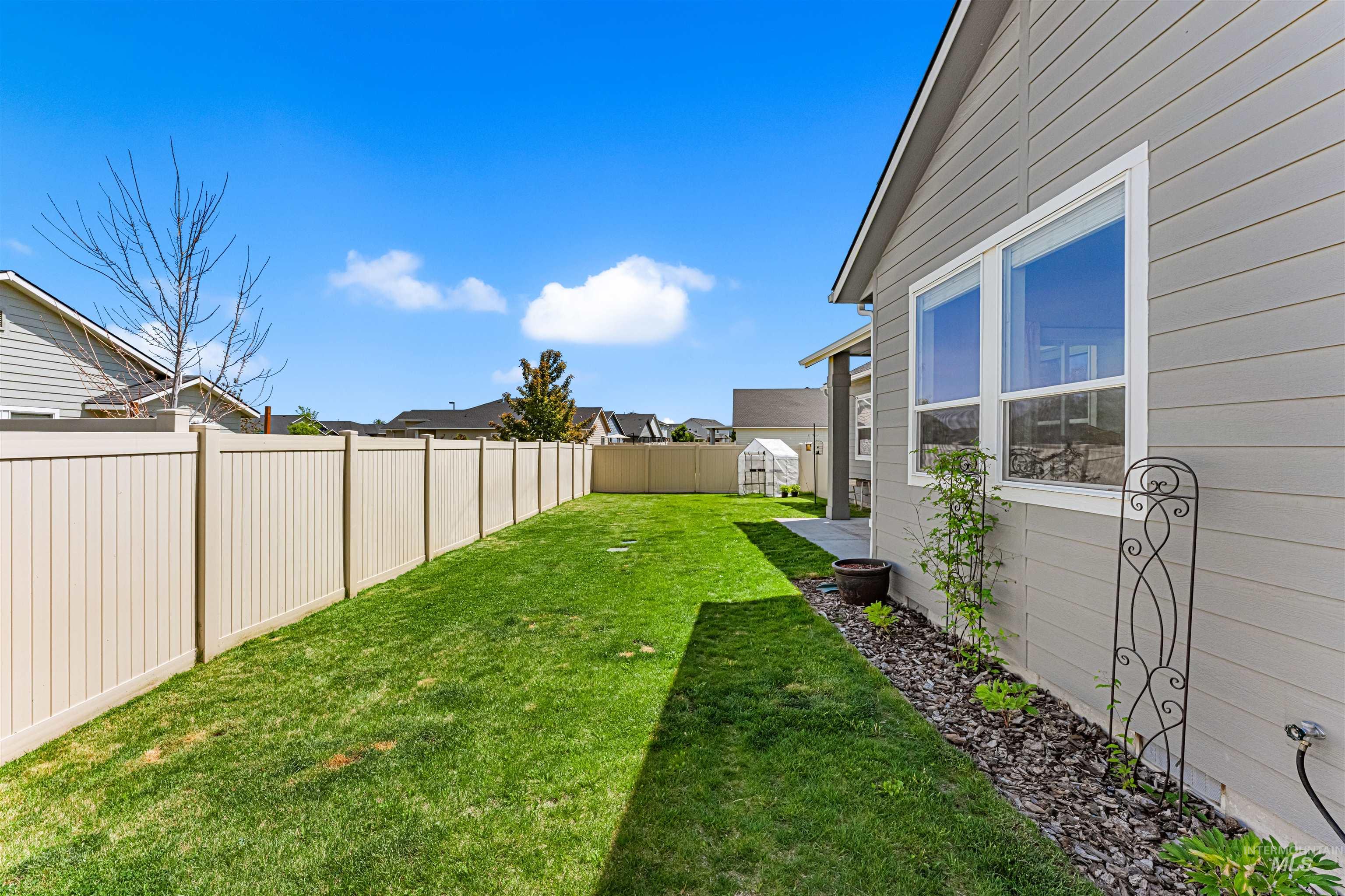 6738 S Memory Way, Meridian, Idaho 83642, 4 Bedrooms, 2 Bathrooms, Residential For Sale, Price $478,900, 98986605