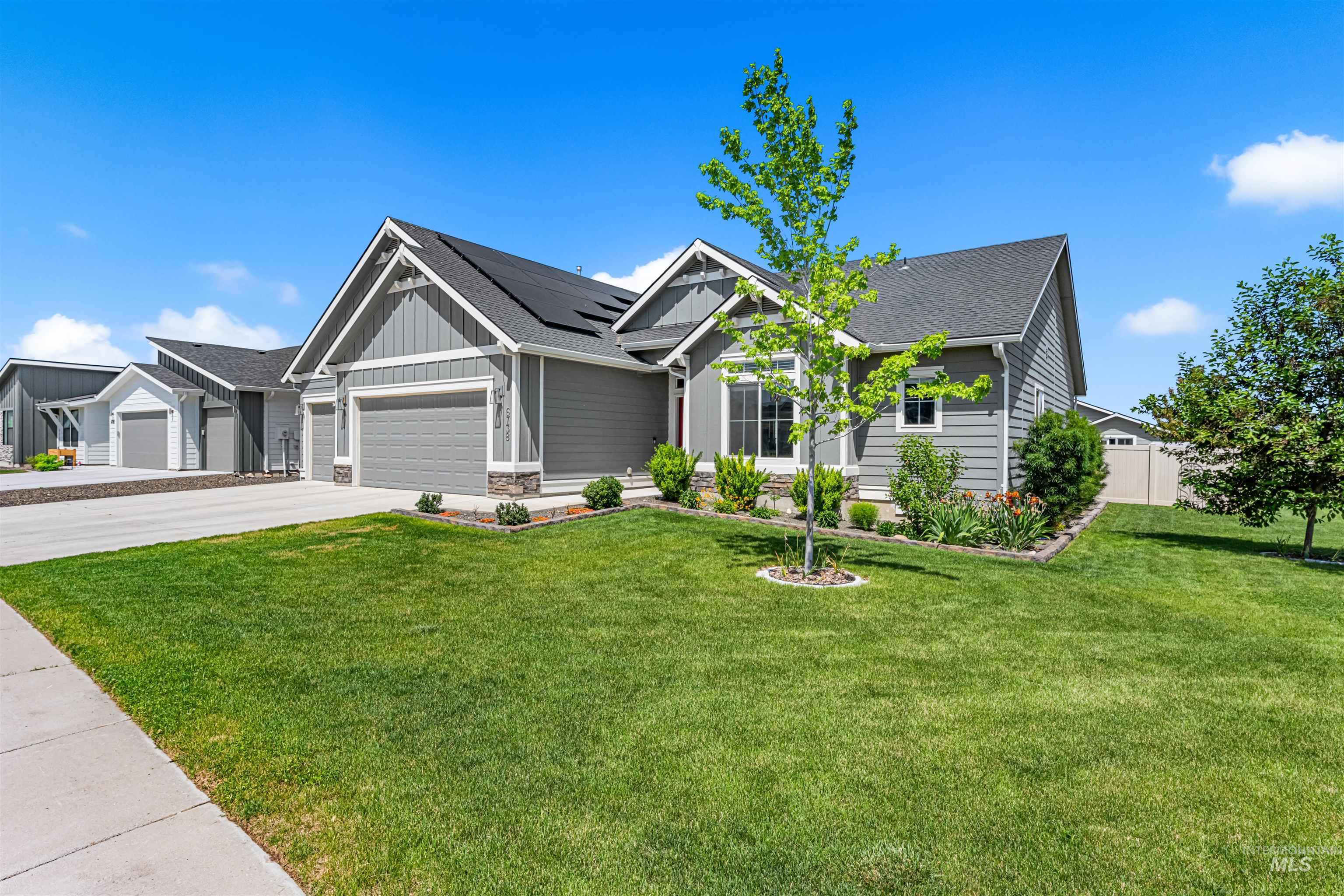 6738 S Memory Way, Meridian, Idaho 83642, 4 Bedrooms, 2 Bathrooms, Residential For Sale, Price $478,900, 98986605