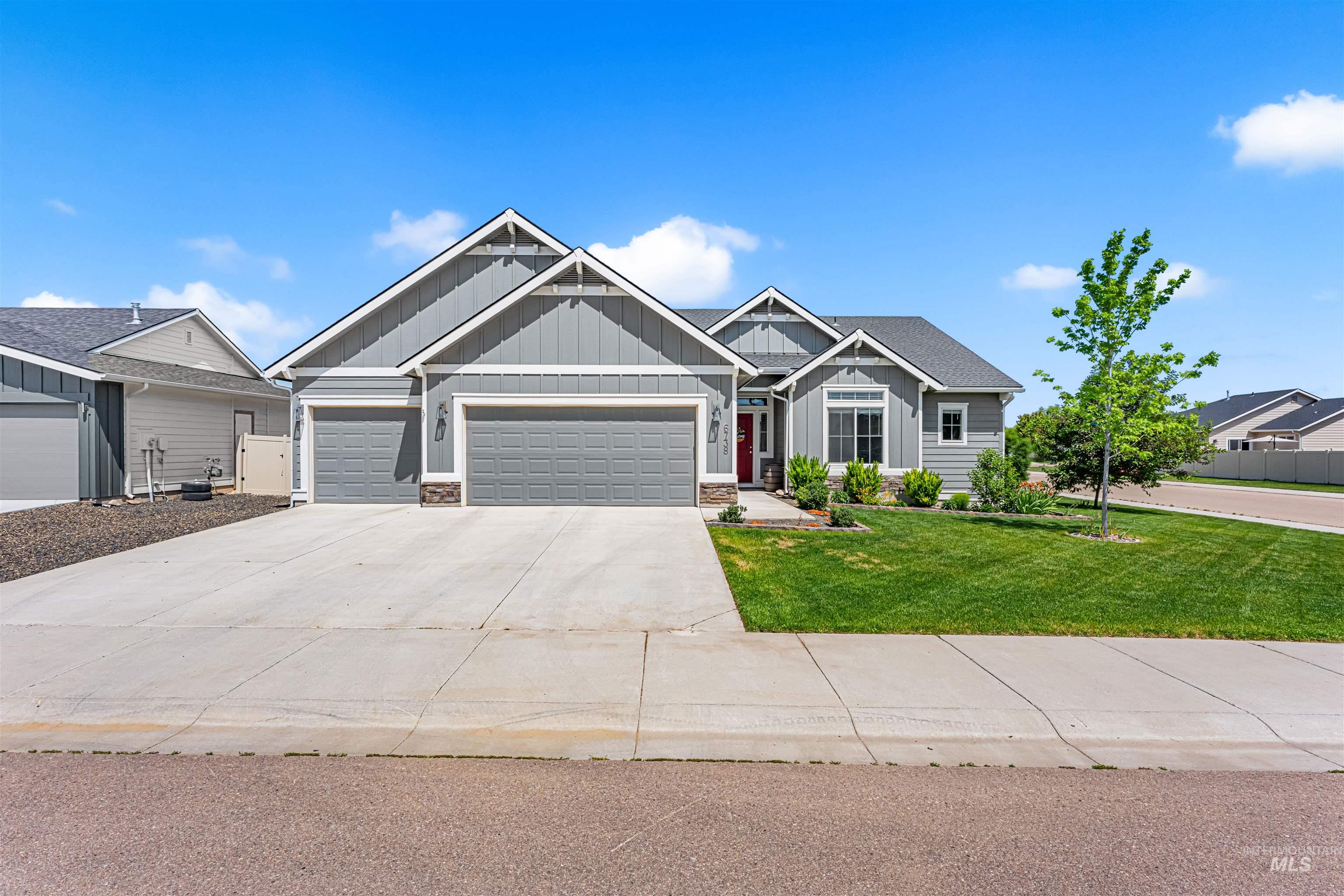 6738 S Memory Way, Meridian, Idaho 83642, 4 Bedrooms, 2 Bathrooms, Residential For Sale, Price $478,900, 98986605