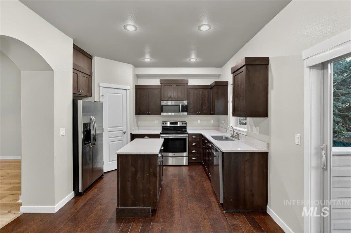 8704 W Pine Valley Ln, Boise, Idaho 83709, 3 Bedrooms, 2.5 Bathrooms, Residential For Sale, Price $345,900, 98986611
