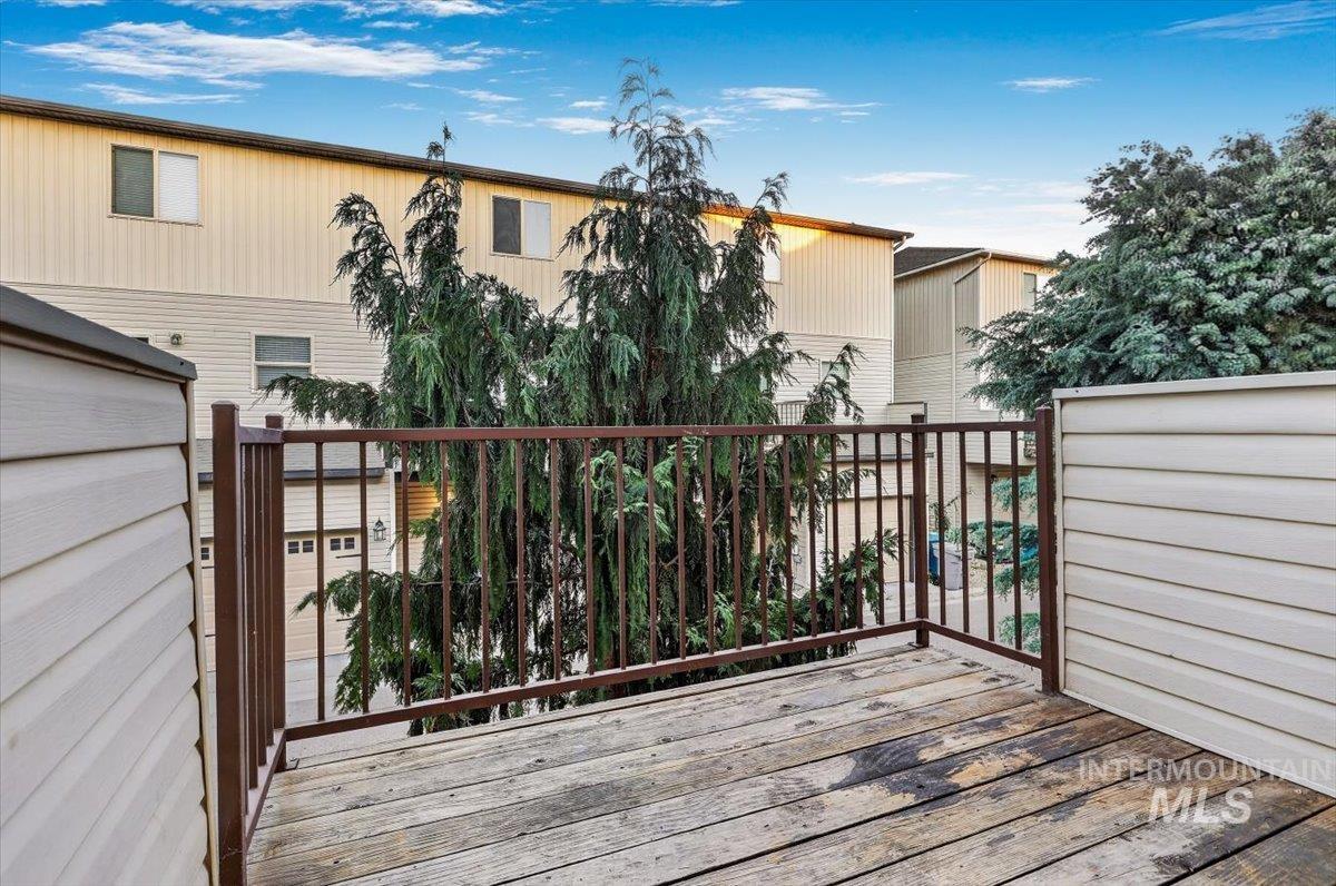 8704 W Pine Valley Ln, Boise, Idaho 83709, 3 Bedrooms, 2.5 Bathrooms, Residential For Sale, Price $345,900, 98986611