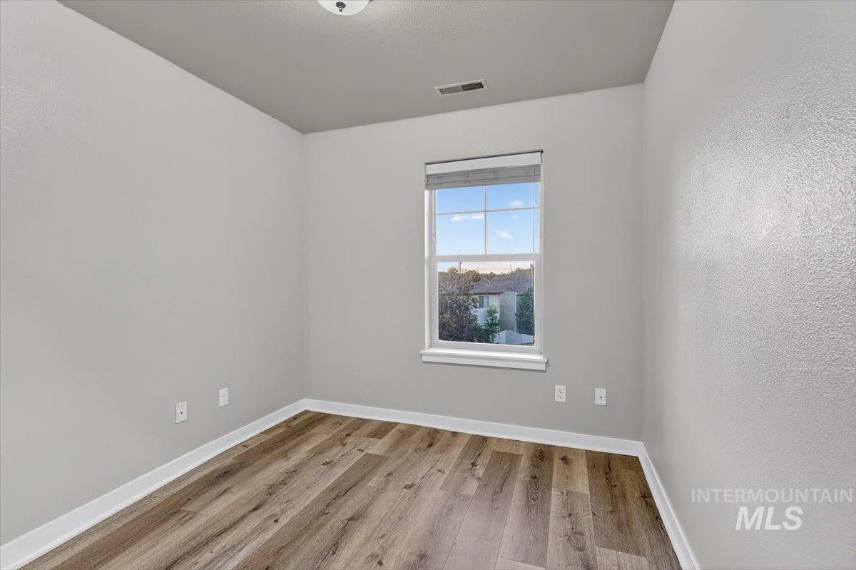 8704 W Pine Valley Ln, Boise, Idaho 83709, 3 Bedrooms, 2.5 Bathrooms, Residential For Sale, Price $345,900, 98986611