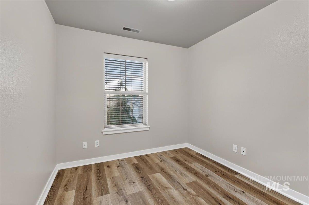8704 W Pine Valley Ln, Boise, Idaho 83709, 3 Bedrooms, 2.5 Bathrooms, Residential For Sale, Price $345,900, 98986611
