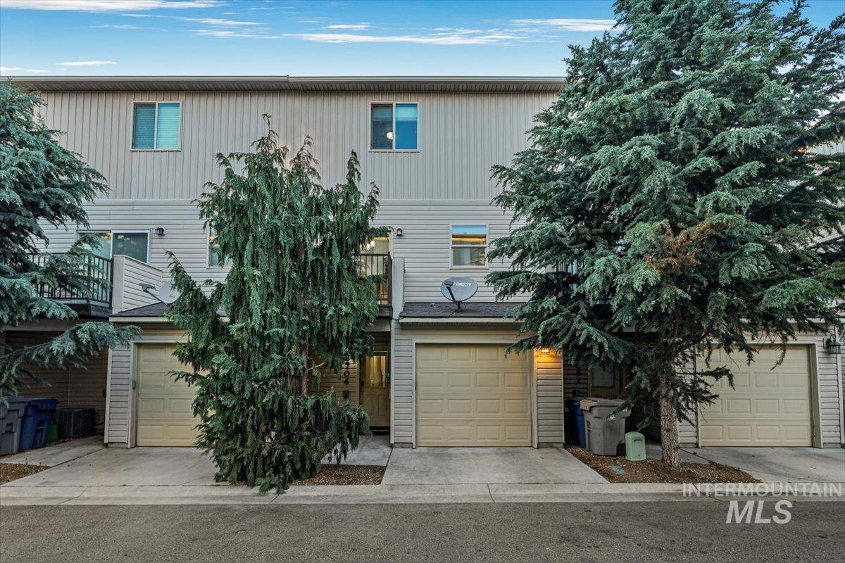 8704 W Pine Valley Ln, Boise, Idaho 83709, 3 Bedrooms, 2.5 Bathrooms, Residential For Sale, Price $345,900, 98986611