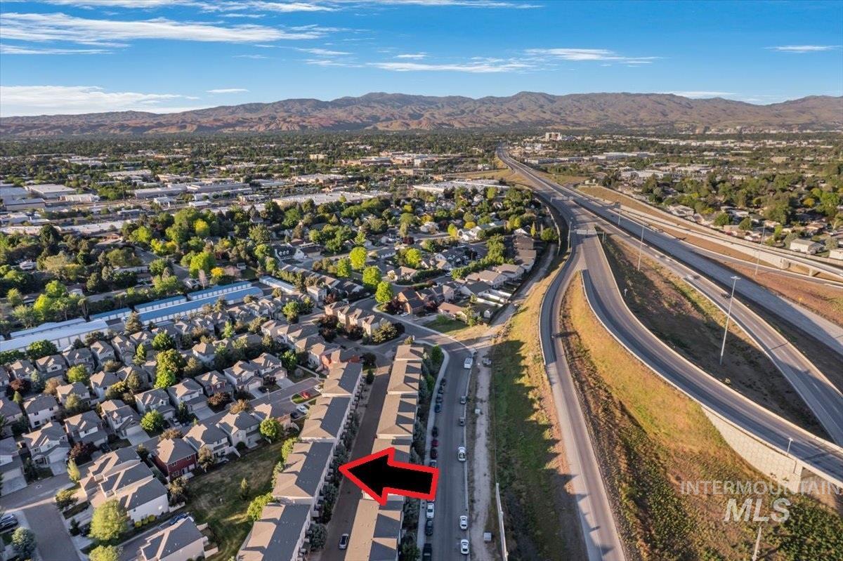 8704 W Pine Valley Ln, Boise, Idaho 83709, 3 Bedrooms, 2.5 Bathrooms, Residential For Sale, Price $345,900, 98986611