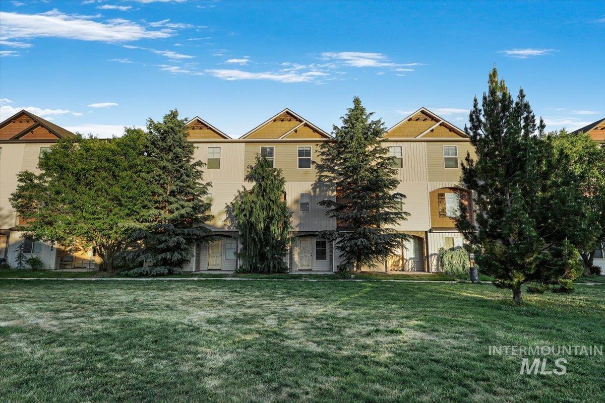 8704 W Pine Valley Ln, Boise, Idaho 83709, 3 Bedrooms, 2.5 Bathrooms, Residential For Sale, Price $345,900, 98986611