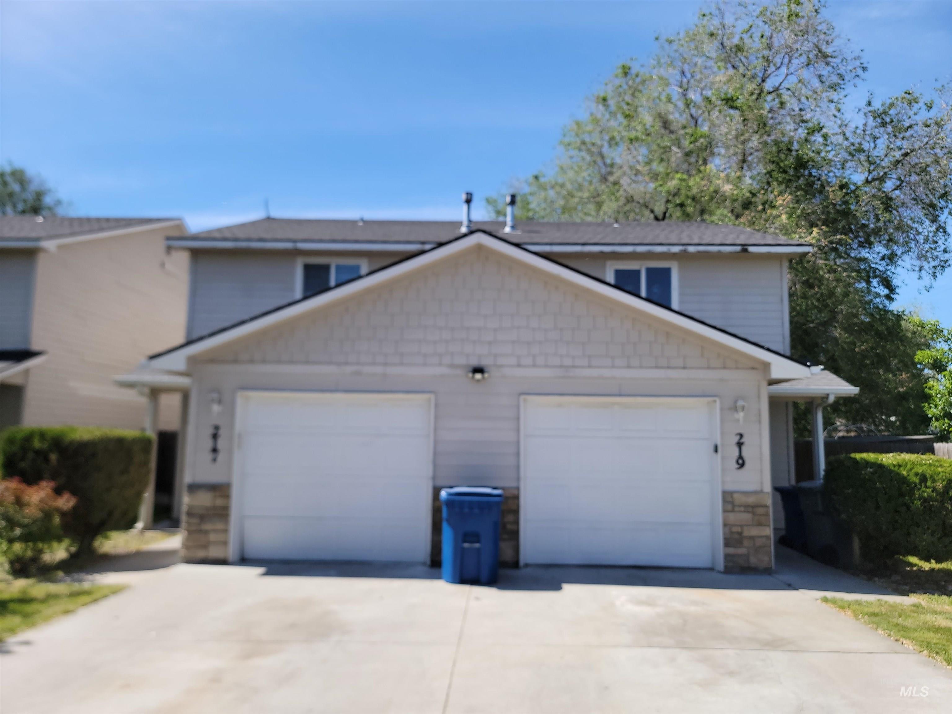217 & 219 20Th Ave N, Nampa, Idaho 83687-4455, 3 Bedrooms, 1.5 Bathrooms, Residential Income For Sale, Price $649,000,MLS 98986615