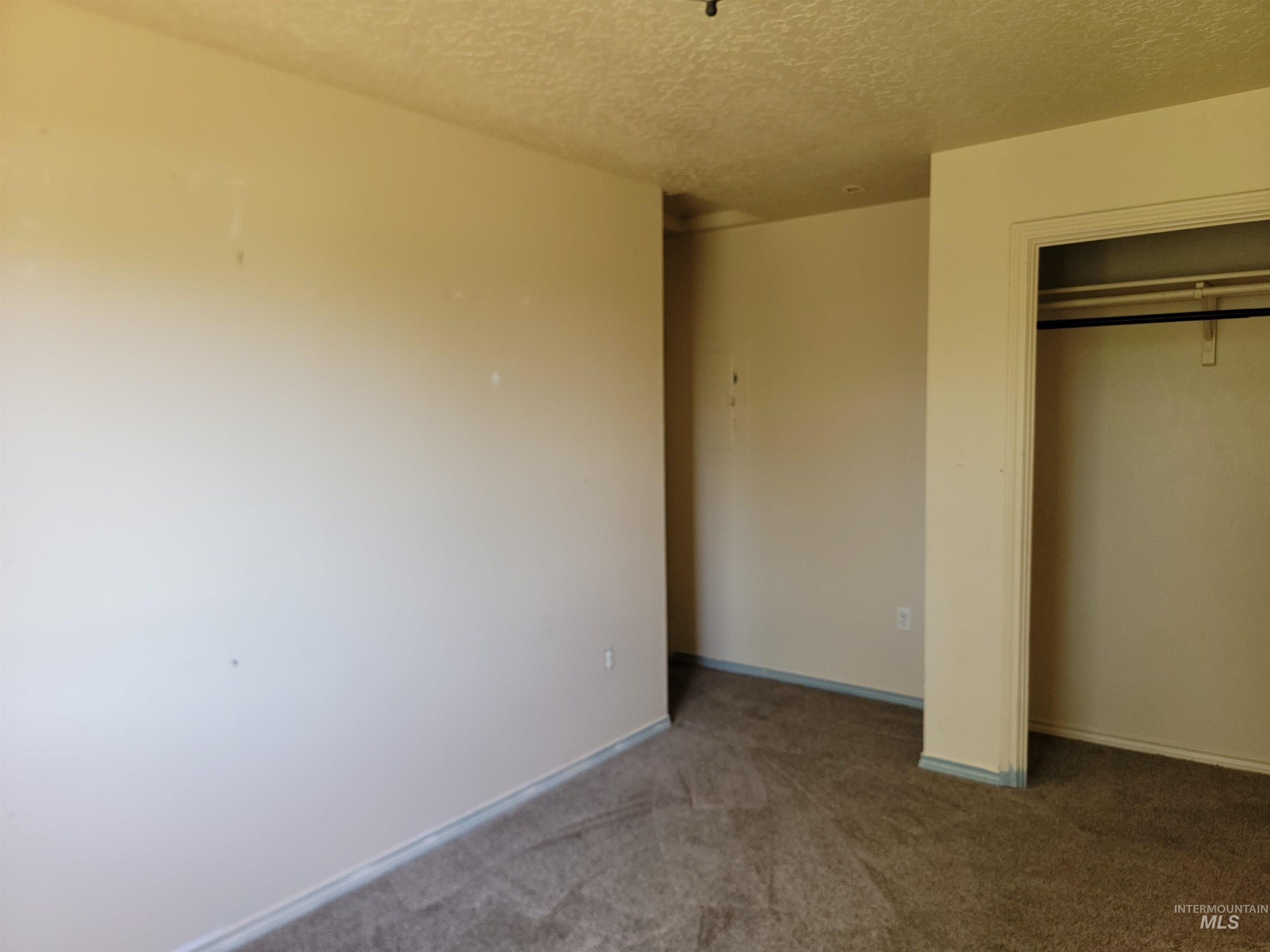 217 & 219 20Th Ave N, Nampa, Idaho 83687-4455, 3 Bedrooms, 1.5 Bathrooms, Residential Income For Sale, Price $649,000,MLS 98986615