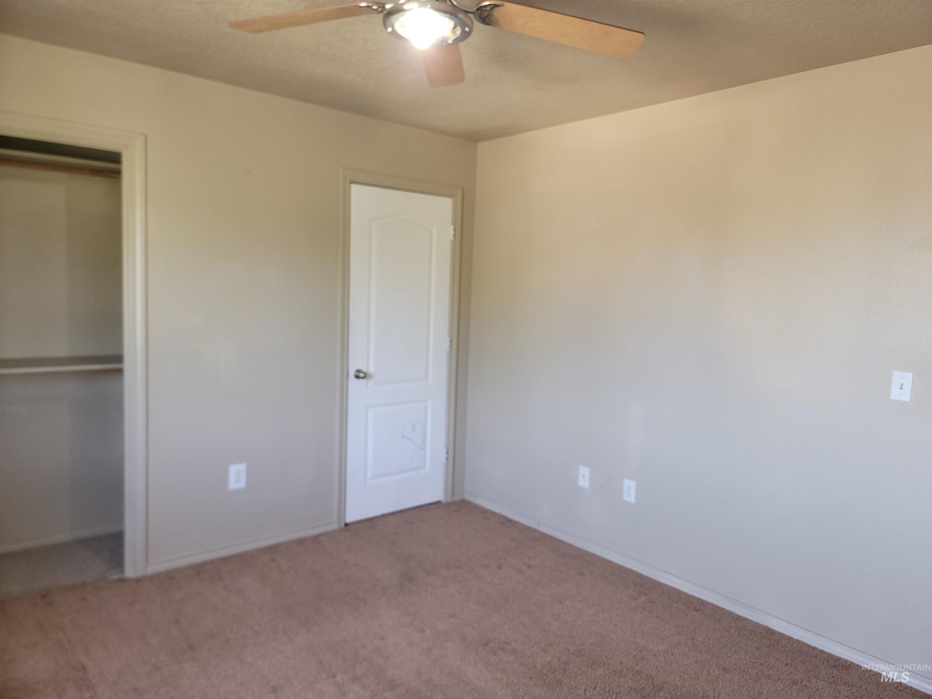 217 & 219 20Th Ave N, Nampa, Idaho 83687-4455, 3 Bedrooms, 1.5 Bathrooms, Residential Income For Sale, Price $649,000,MLS 98986615