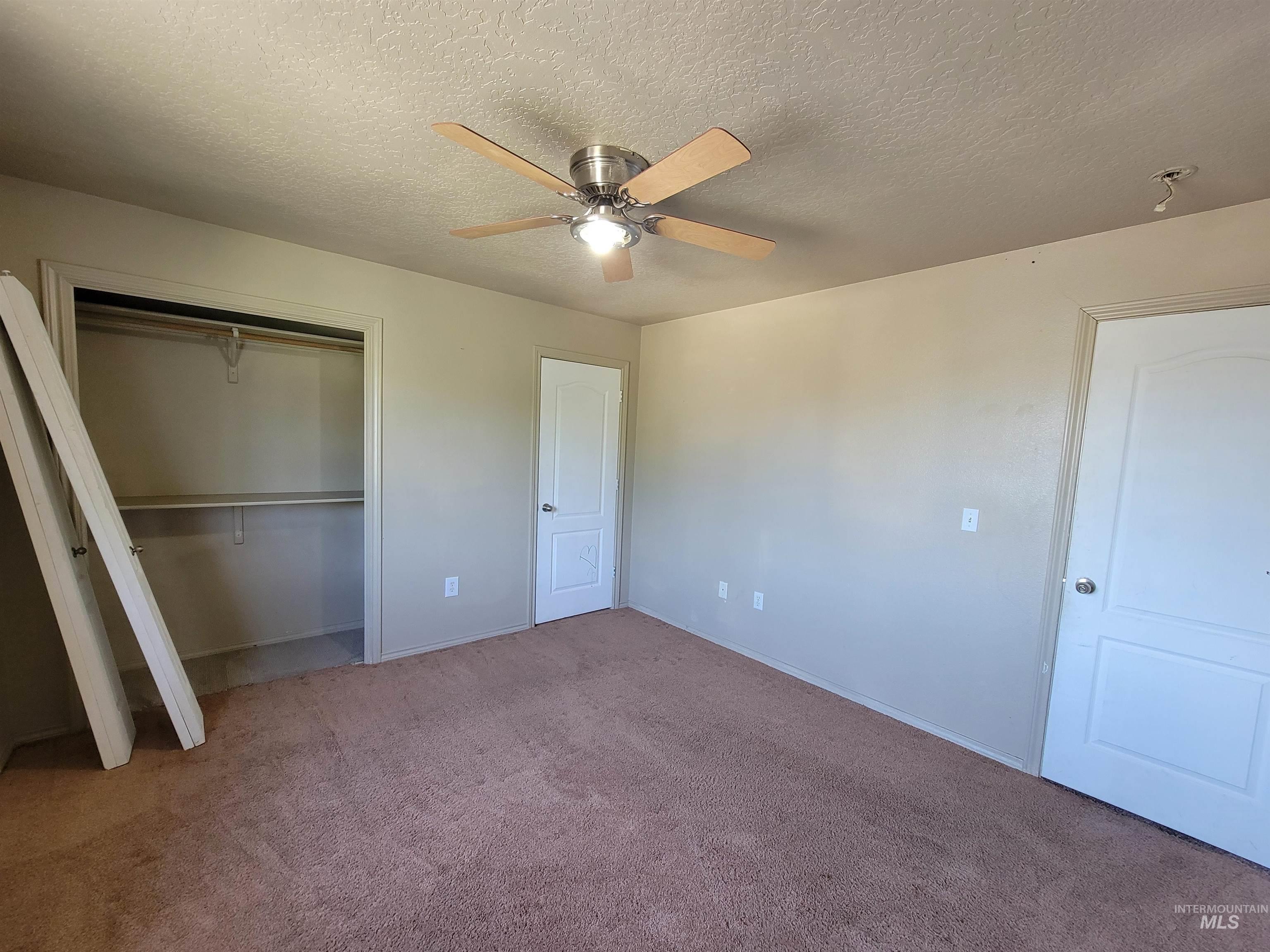 217 & 219 20Th Ave N, Nampa, Idaho 83687-4455, 3 Bedrooms, 1.5 Bathrooms, Residential Income For Sale, Price $649,000,MLS 98986615