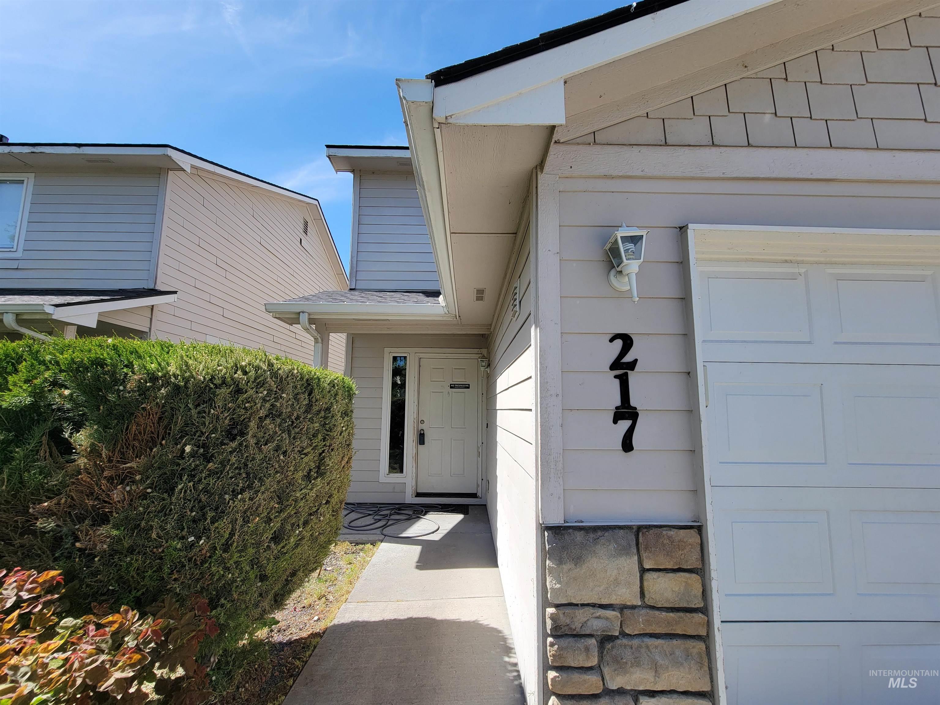 217 & 219 20Th Ave N, Nampa, Idaho 83687-4455, 3 Bedrooms, 1.5 Bathrooms, Residential Income For Sale, Price $649,000,MLS 98986615