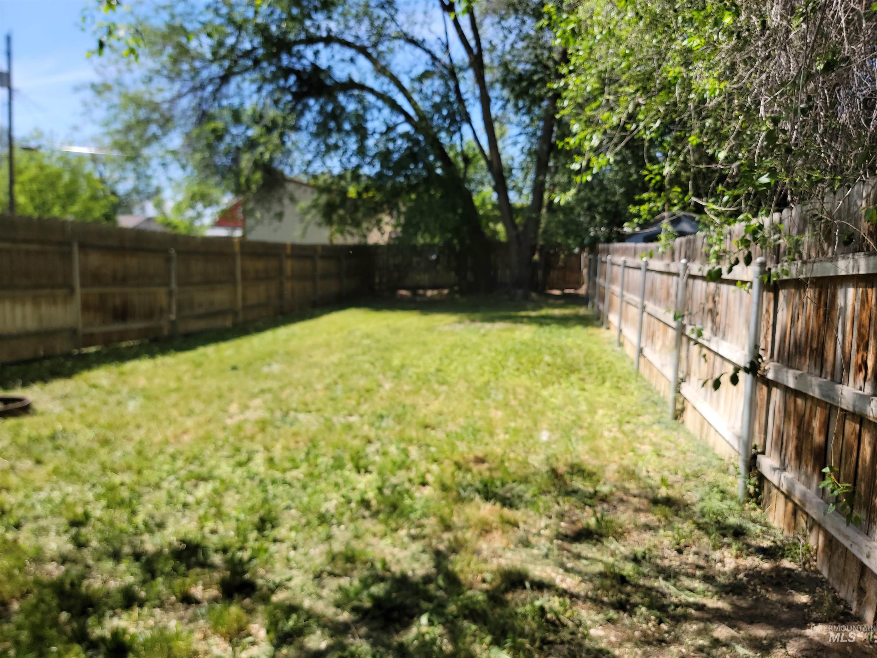217 & 219 20Th Ave N, Nampa, Idaho 83687-4455, 3 Bedrooms, 1.5 Bathrooms, Residential Income For Sale, Price $649,000,MLS 98986615