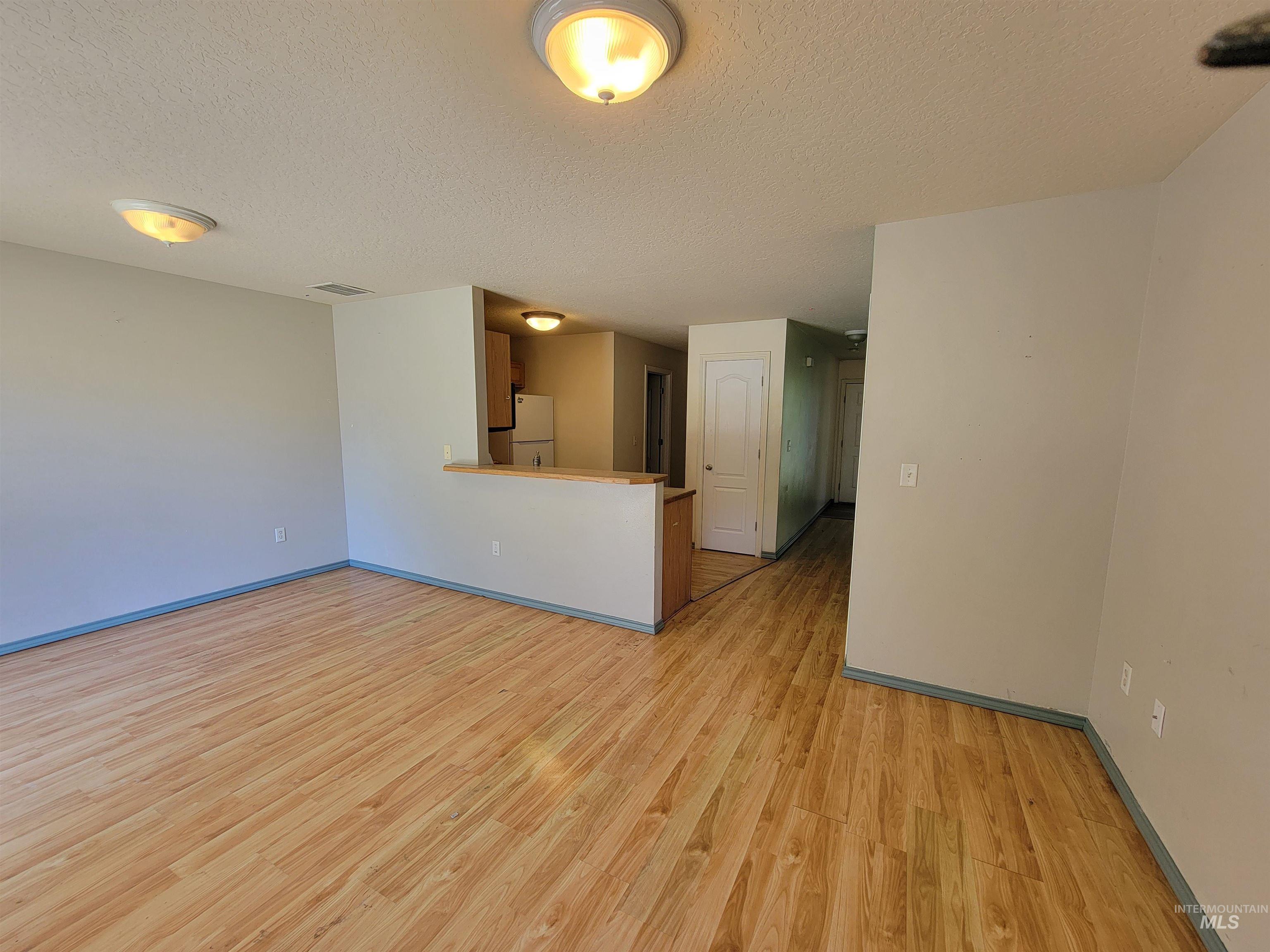217 & 219 20Th Ave N, Nampa, Idaho 83687-4455, 3 Bedrooms, 1.5 Bathrooms, Residential Income For Sale, Price $649,000,MLS 98986615