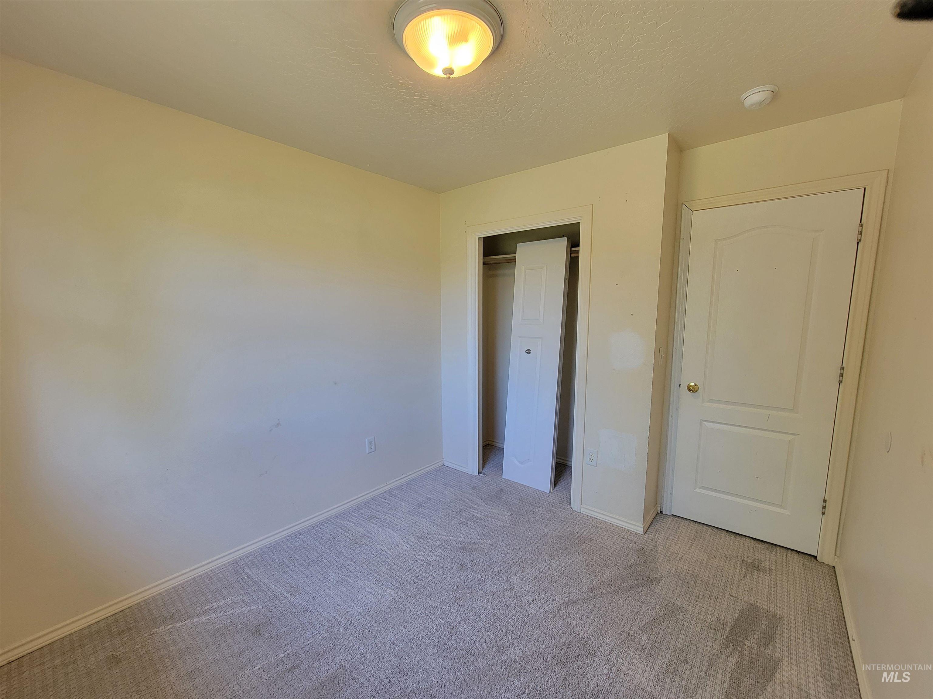 217 & 219 20Th Ave N, Nampa, Idaho 83687-4455, 3 Bedrooms, 1.5 Bathrooms, Residential Income For Sale, Price $649,000,MLS 98986615