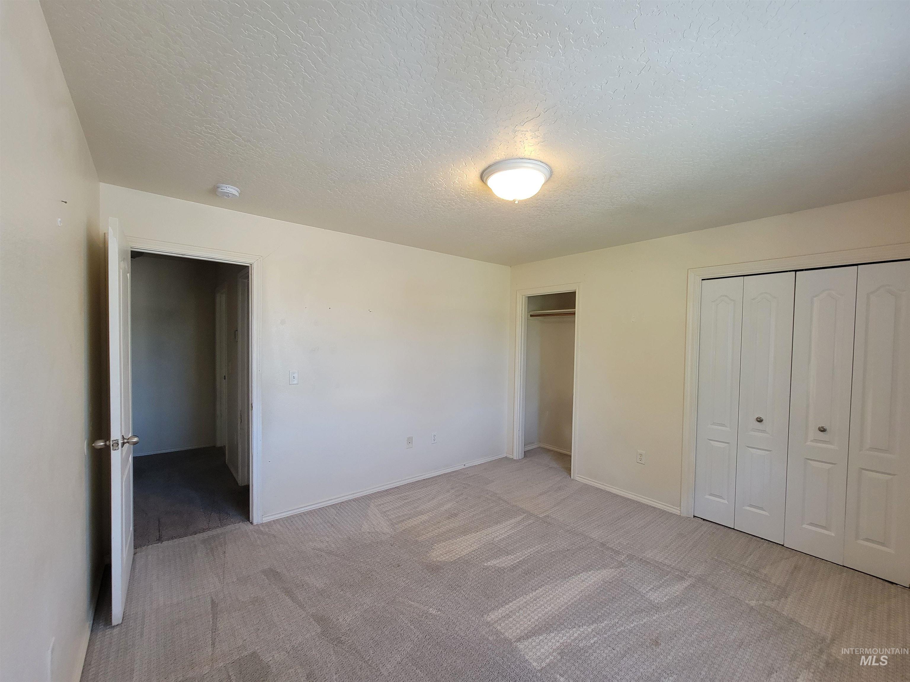217 & 219 20Th Ave N, Nampa, Idaho 83687-4455, 3 Bedrooms, 1.5 Bathrooms, Residential Income For Sale, Price $649,000,MLS 98986615