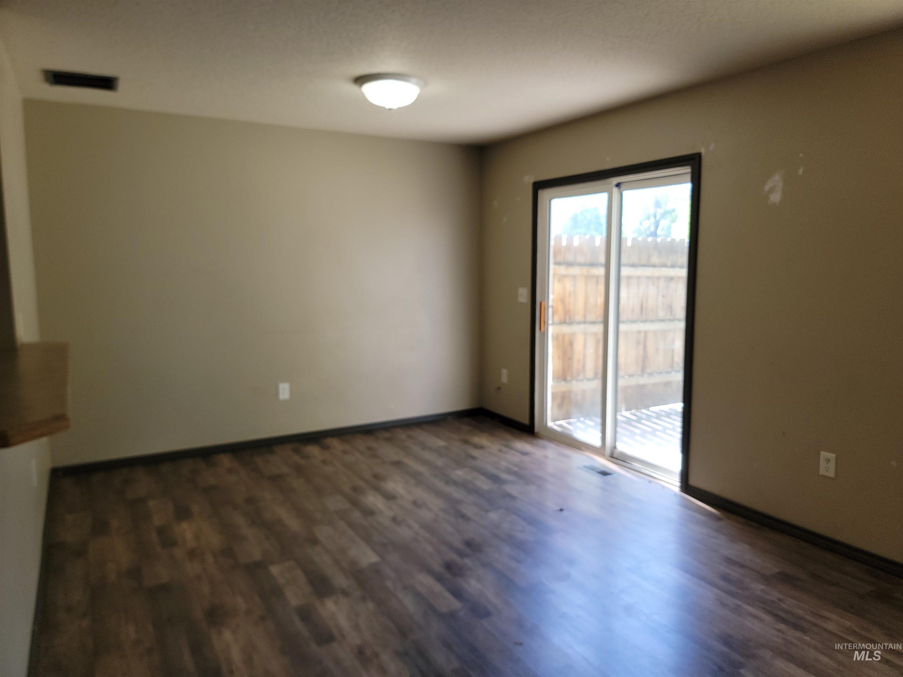 217 & 219 20Th Ave N, Nampa, Idaho 83687-4455, 3 Bedrooms, 1.5 Bathrooms, Residential Income For Sale, Price $649,000,MLS 98986615