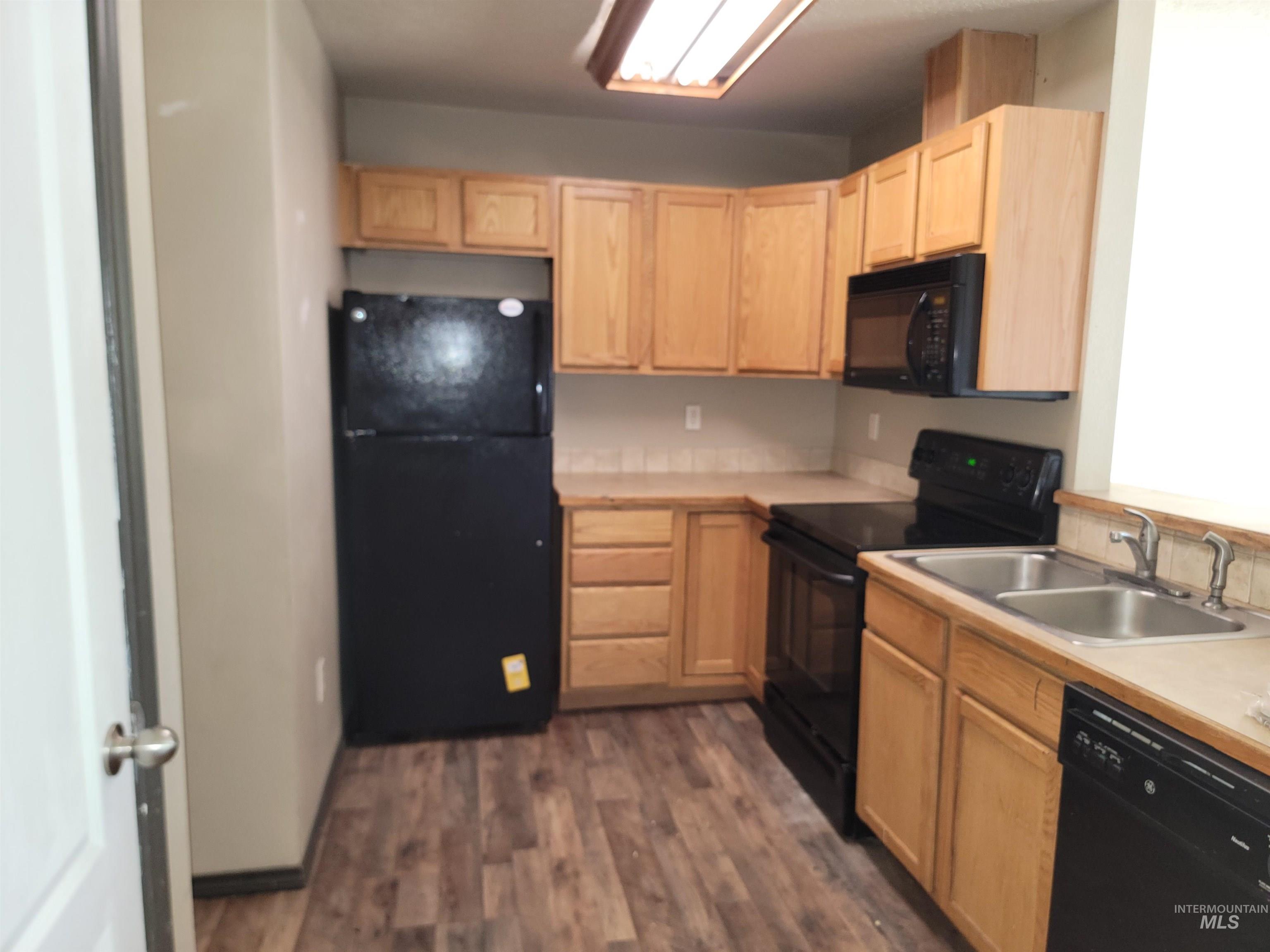 217 & 219 20Th Ave N, Nampa, Idaho 83687-4455, 3 Bedrooms, 1.5 Bathrooms, Residential Income For Sale, Price $649,000,MLS 98986615