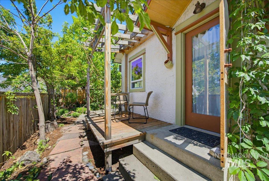 405 W Ada St, Boise, Idaho 83702, 3 Bedrooms, 2 Bathrooms, Residential Income For Sale, Price $924,000,MLS 98986617