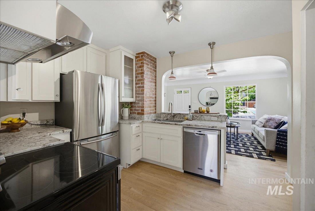 405 W Ada St, Boise, Idaho 83702, 3 Bedrooms, 2 Bathrooms, Residential Income For Sale, Price $924,000,MLS 98986617