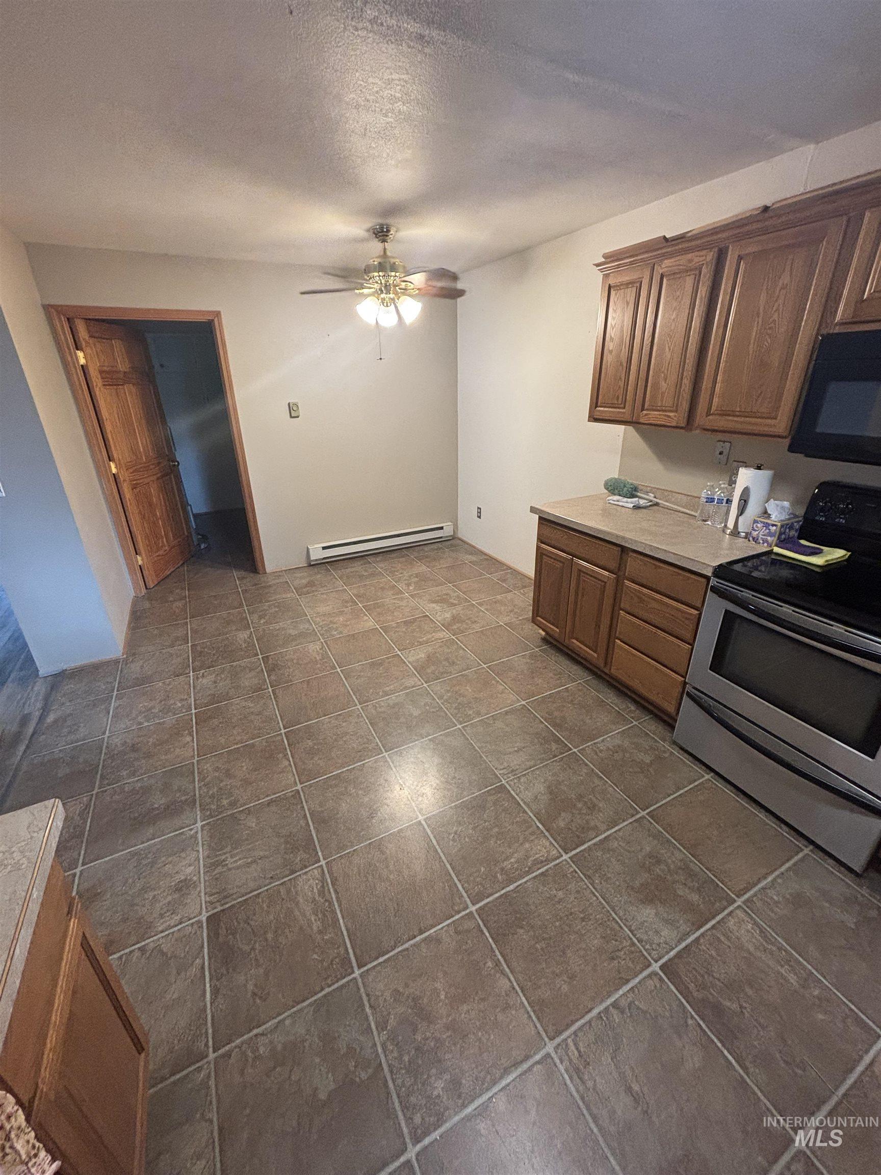 526 E 16th Ave., Jerome, Idaho 83338, 2 Bedrooms, 2 Bathrooms, Residential For Sale, Price $283,750, 98986622