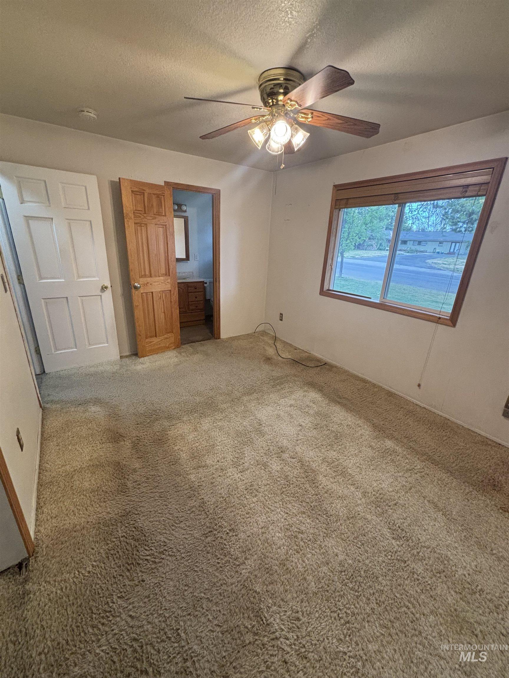 526 E 16th Ave., Jerome, Idaho 83338, 2 Bedrooms, 2 Bathrooms, Residential For Sale, Price $283,750, 98986622
