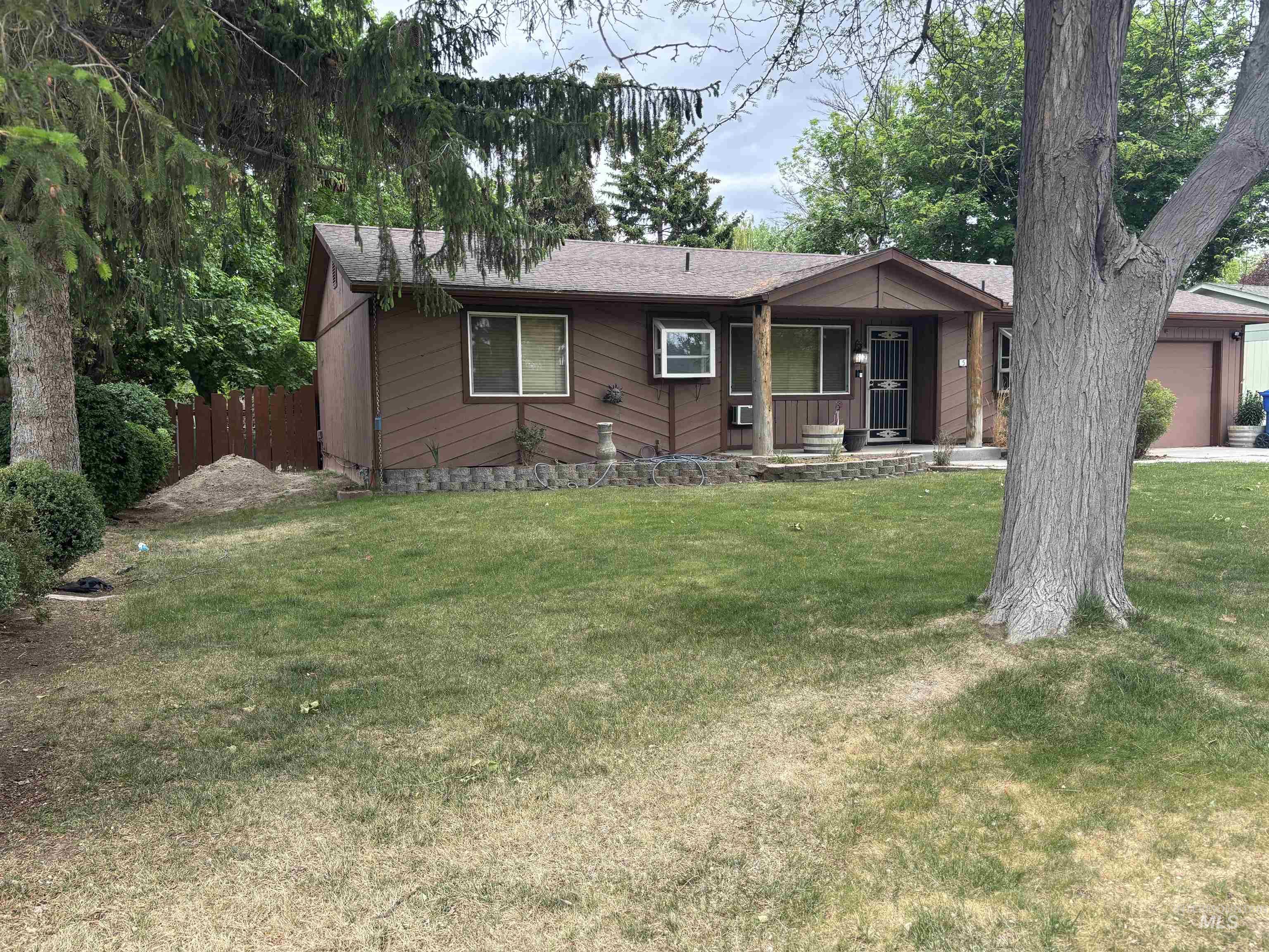526 E 16th Ave., Jerome, Idaho 83338, 2 Bedrooms, 2 Bathrooms, Residential For Sale, Price $283,750, 98986622