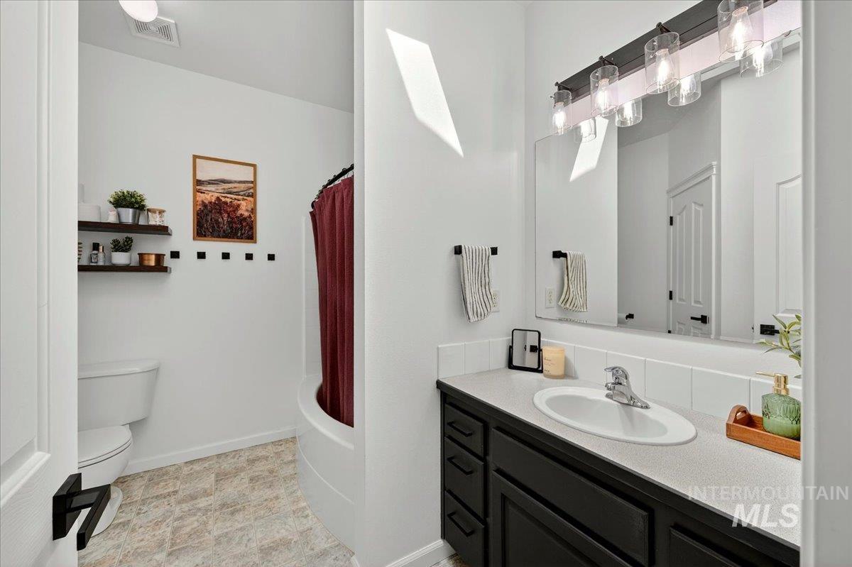 714 W Calderwood St, Meridian, Idaho 83642, 4 Bedrooms, 2.5 Bathrooms, Residential For Sale, Price $499,900, 98986623