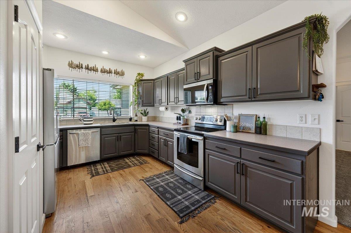 714 W Calderwood St, Meridian, Idaho 83642, 4 Bedrooms, 2.5 Bathrooms, Residential For Sale, Price $499,900, 98986623