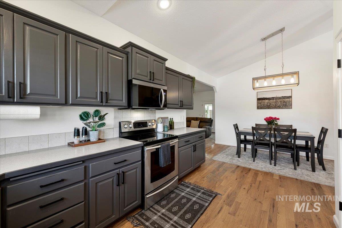 714 W Calderwood St, Meridian, Idaho 83642, 4 Bedrooms, 2.5 Bathrooms, Residential For Sale, Price $499,900, 98986623