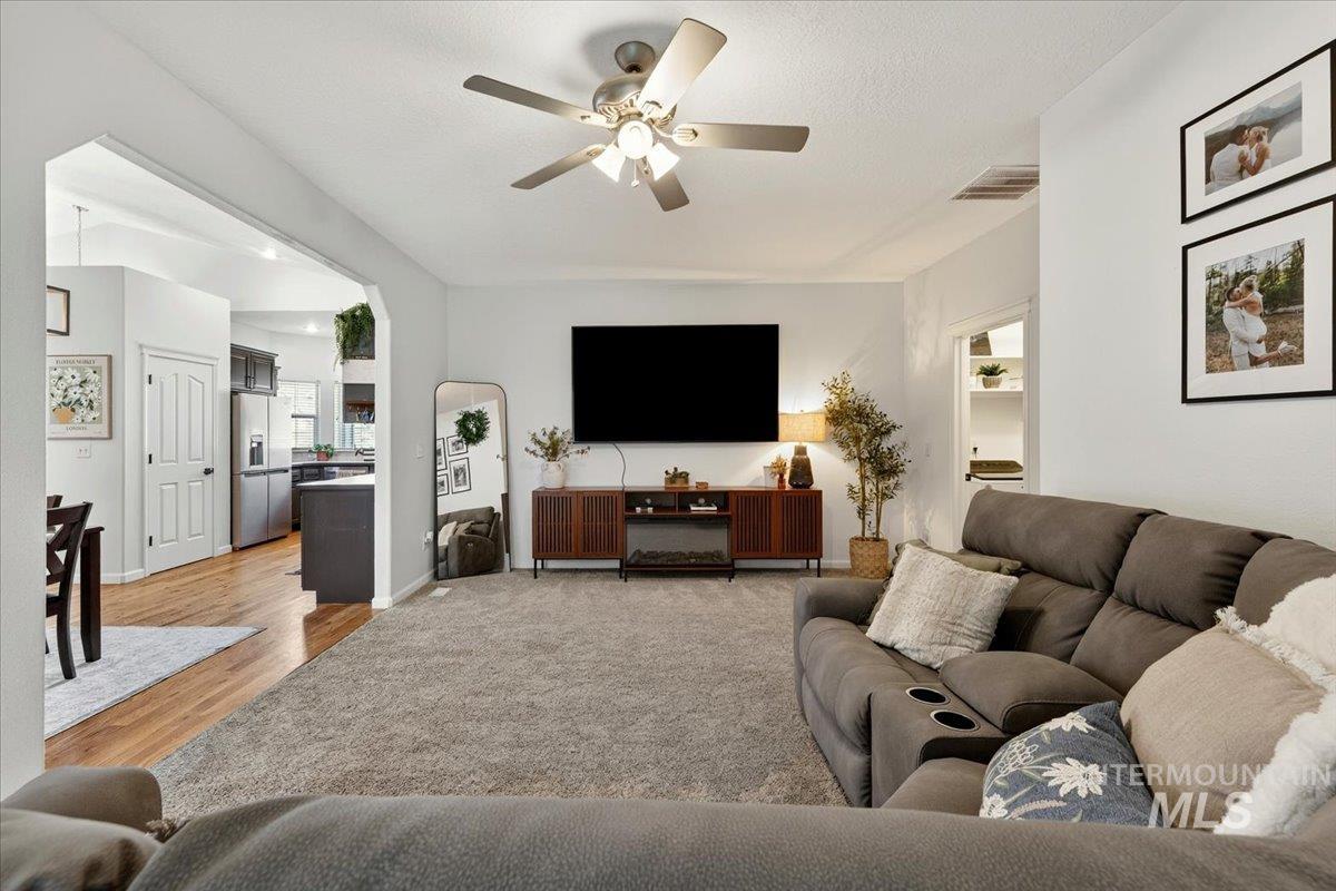 714 W Calderwood St, Meridian, Idaho 83642, 4 Bedrooms, 2.5 Bathrooms, Residential For Sale, Price $499,900, 98986623