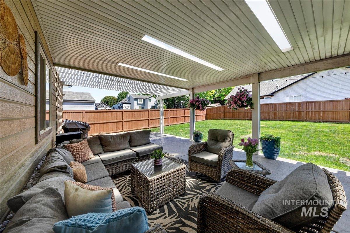 714 W Calderwood St, Meridian, Idaho 83642, 4 Bedrooms, 2.5 Bathrooms, Residential For Sale, Price $499,900, 98986623