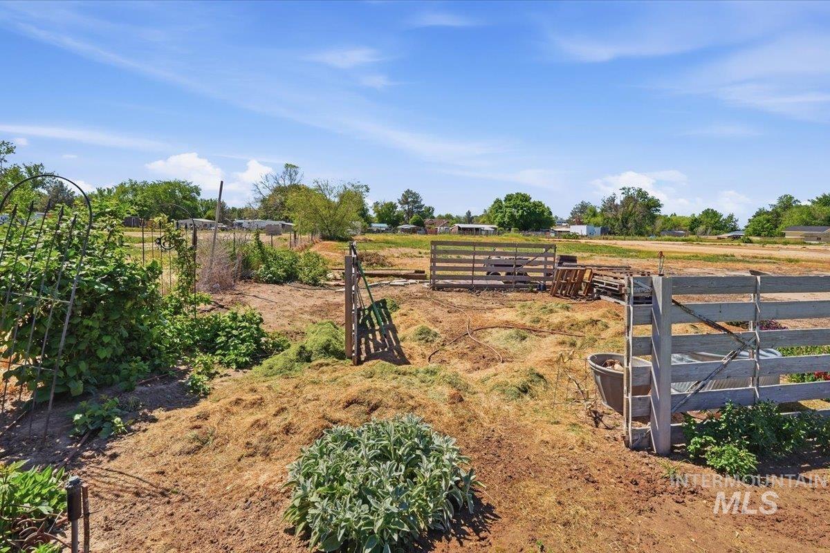 13906 Winding Willow Dr, Caldwell, Idaho 83607, 1 Bedroom, 1 Bathroom, Residential For Sale, Price $595,900, 98986624