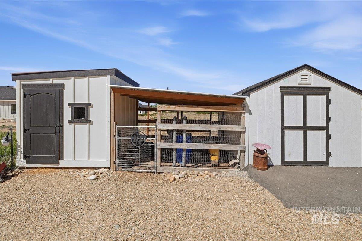 13906 Winding Willow Dr, Caldwell, Idaho 83607, 1 Bedroom, 1 Bathroom, Residential For Sale, Price $595,900, 98986624