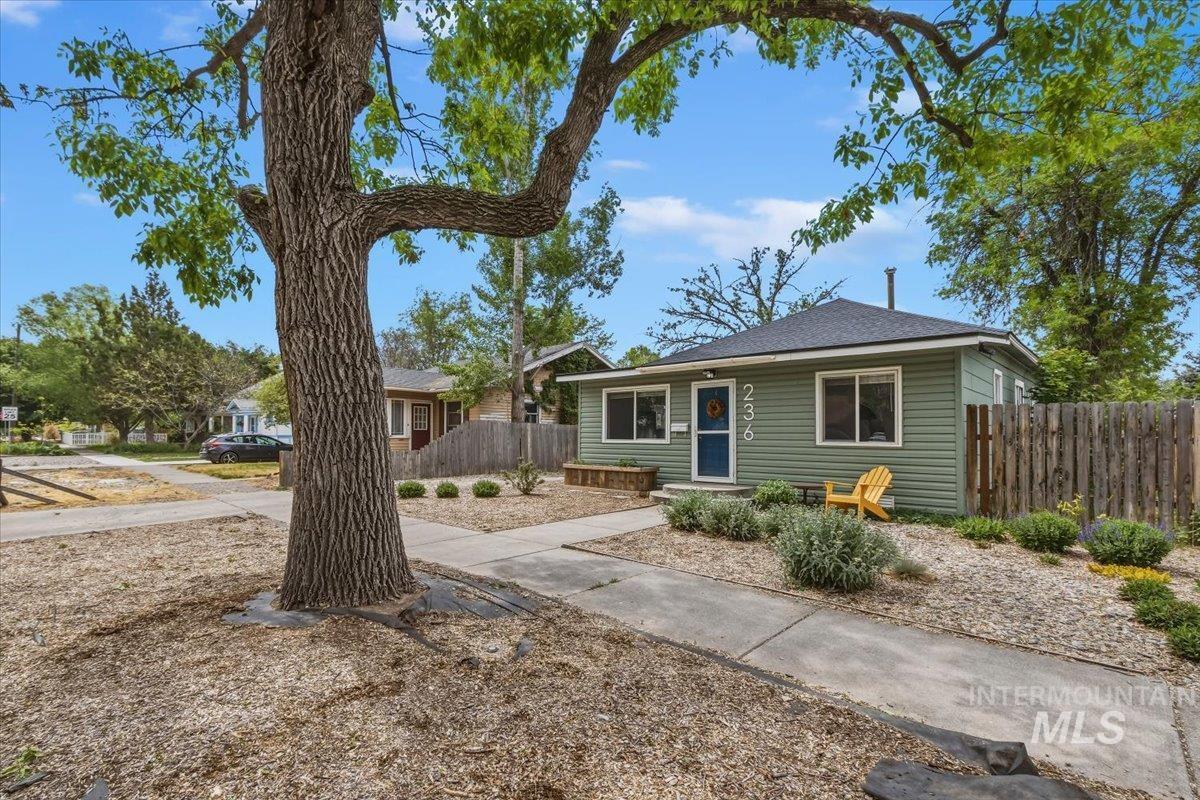 236 7th Ave E, Twin Falls, Idaho 83301, 3 Bedrooms, 1 Bathroom, Residential For Sale, Price $239,999, 98986628
