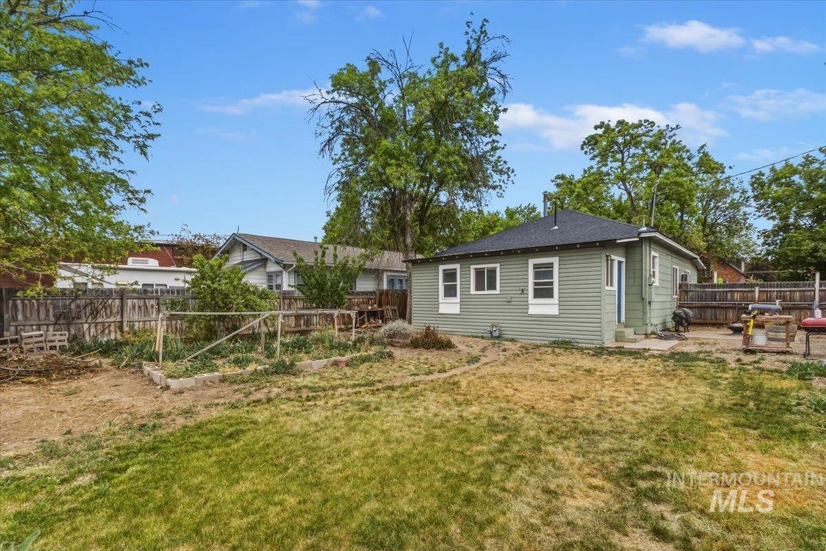 236 7th Ave E, Twin Falls, Idaho 83301, 3 Bedrooms, 1 Bathroom, Residential For Sale, Price $239,999, 98986628