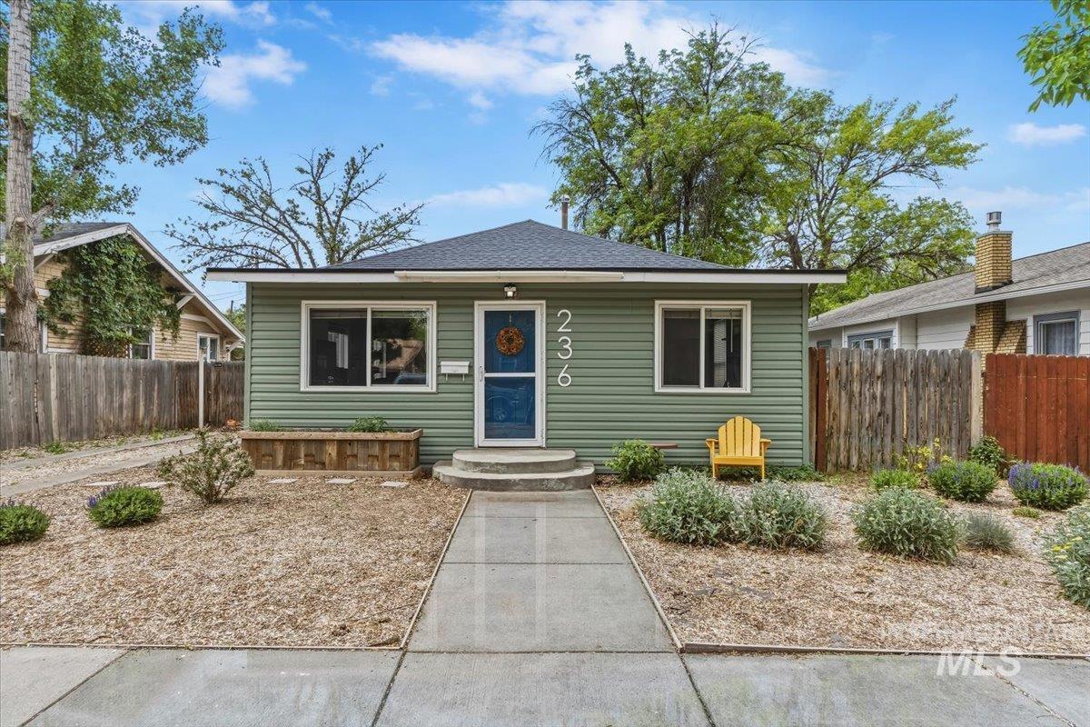 236 7th Ave E, Twin Falls, Idaho 83301, 3 Bedrooms, 1 Bathroom, Residential For Sale, Price $239,999, 98986628