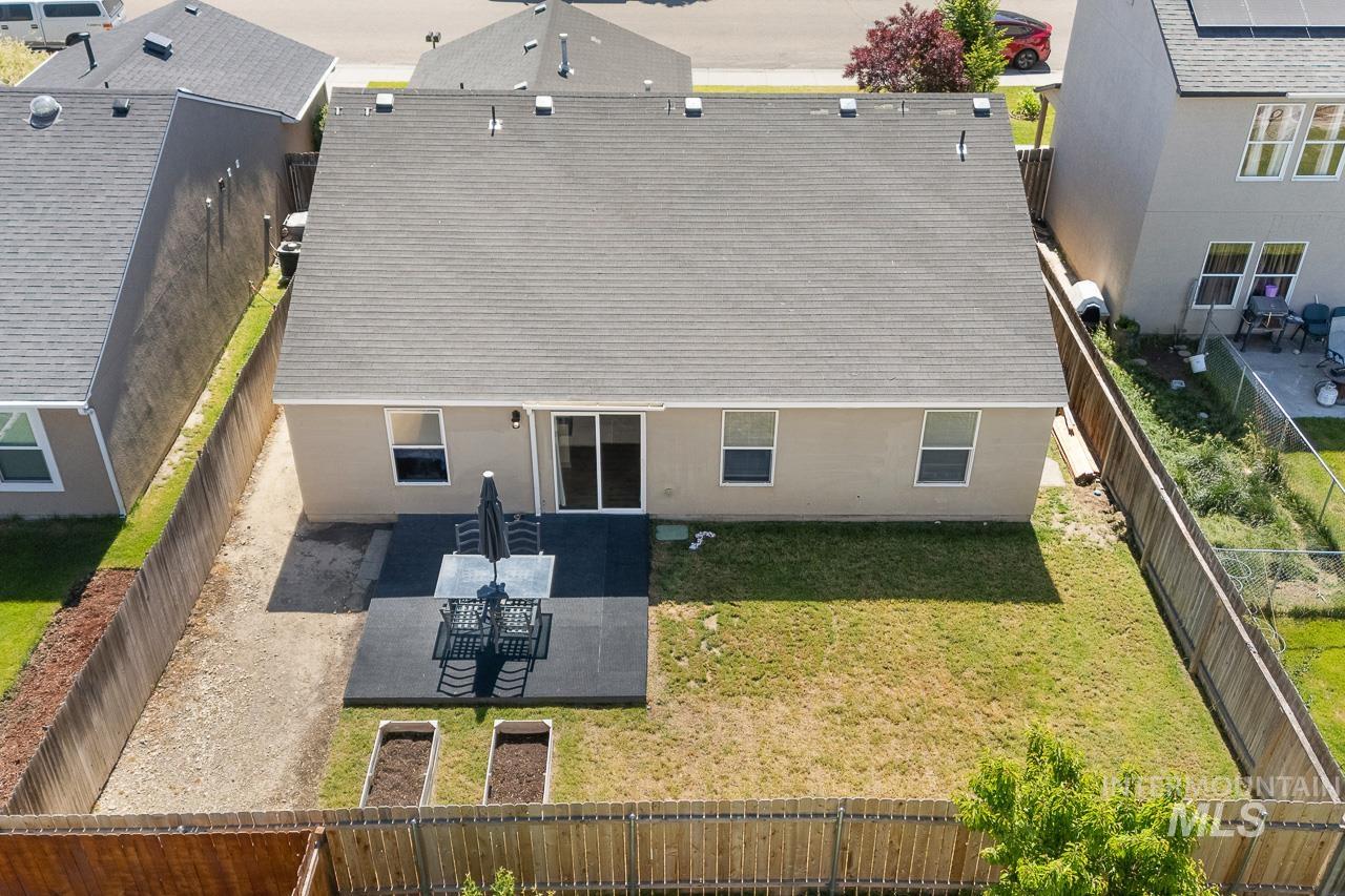 214 Parkmont Way, Caldwell, Idaho 83605, 3 Bedrooms, 2 Bathrooms, Residential For Sale, Price $345,000, 98986630