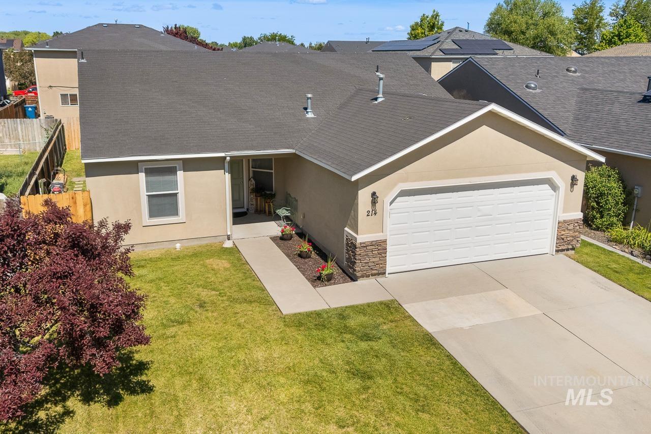 214 Parkmont Way, Caldwell, Idaho 83605, 3 Bedrooms, 2 Bathrooms, Residential For Sale, Price $345,000, 98986630