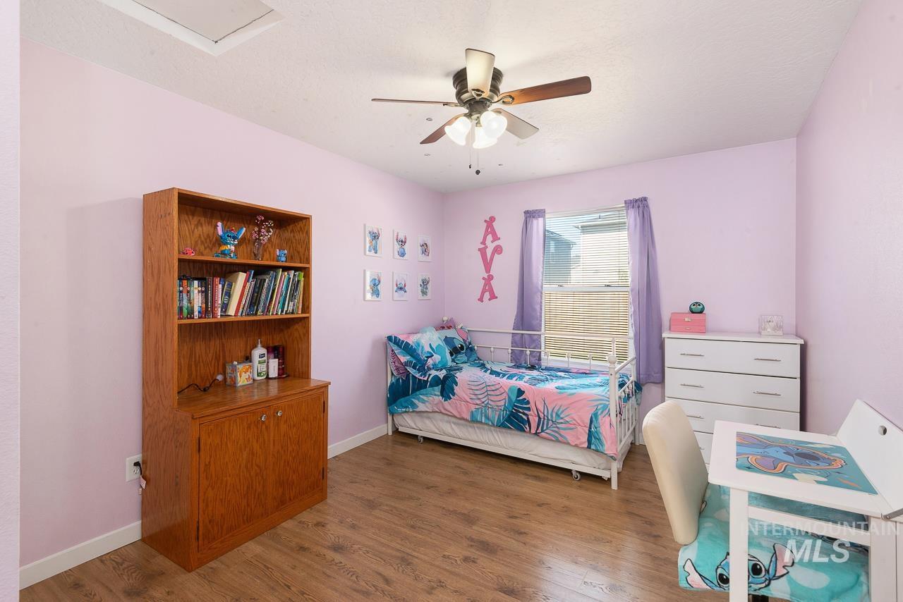 214 Parkmont Way, Caldwell, Idaho 83605, 3 Bedrooms, 2 Bathrooms, Residential For Sale, Price $345,000, 98986630