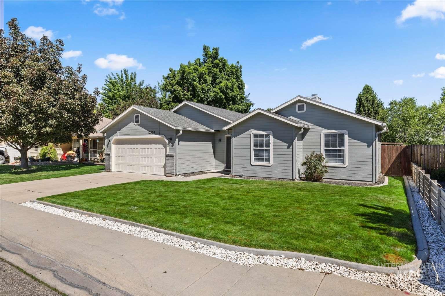 10304 W Silver City St, Boise, Idaho 83704, 3 Bedrooms, 2 Bathrooms, Residential For Sale, Price $437,900, 98986632