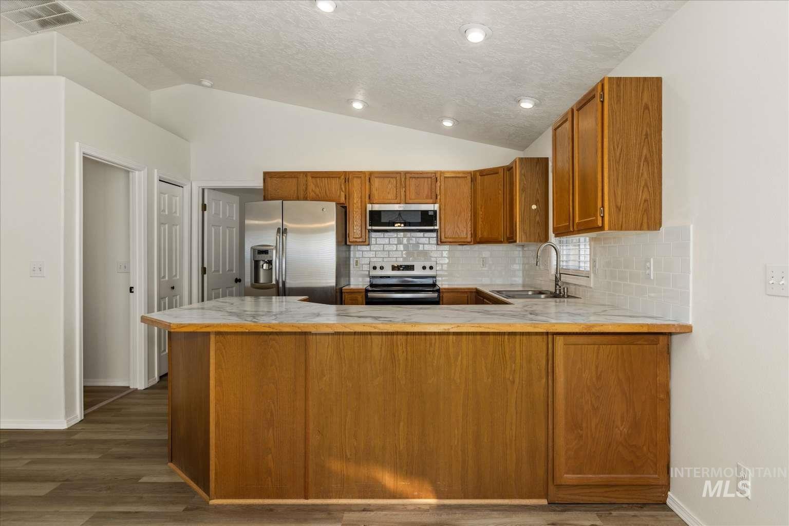 10304 W Silver City St, Boise, Idaho 83704, 3 Bedrooms, 2 Bathrooms, Residential For Sale, Price $437,900, 98986632